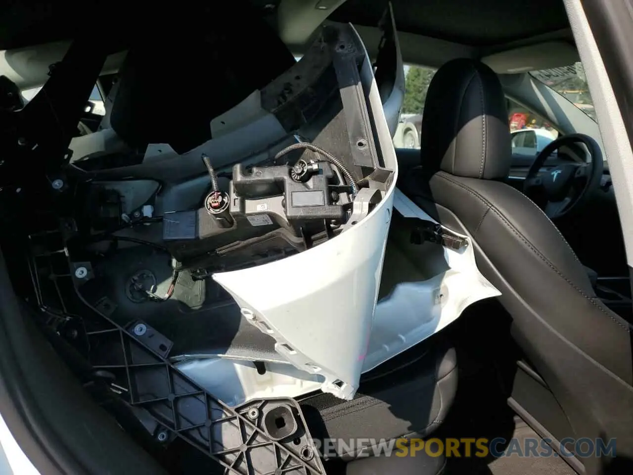 10 Photograph of a damaged car 5YJ3E1EB6NF237597 TESLA MODEL 3 2022