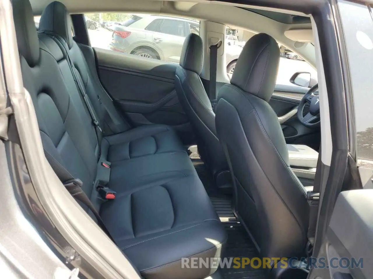 10 Photograph of a damaged car 5YJ3E1EB6NF250480 TESLA MODEL 3 2022