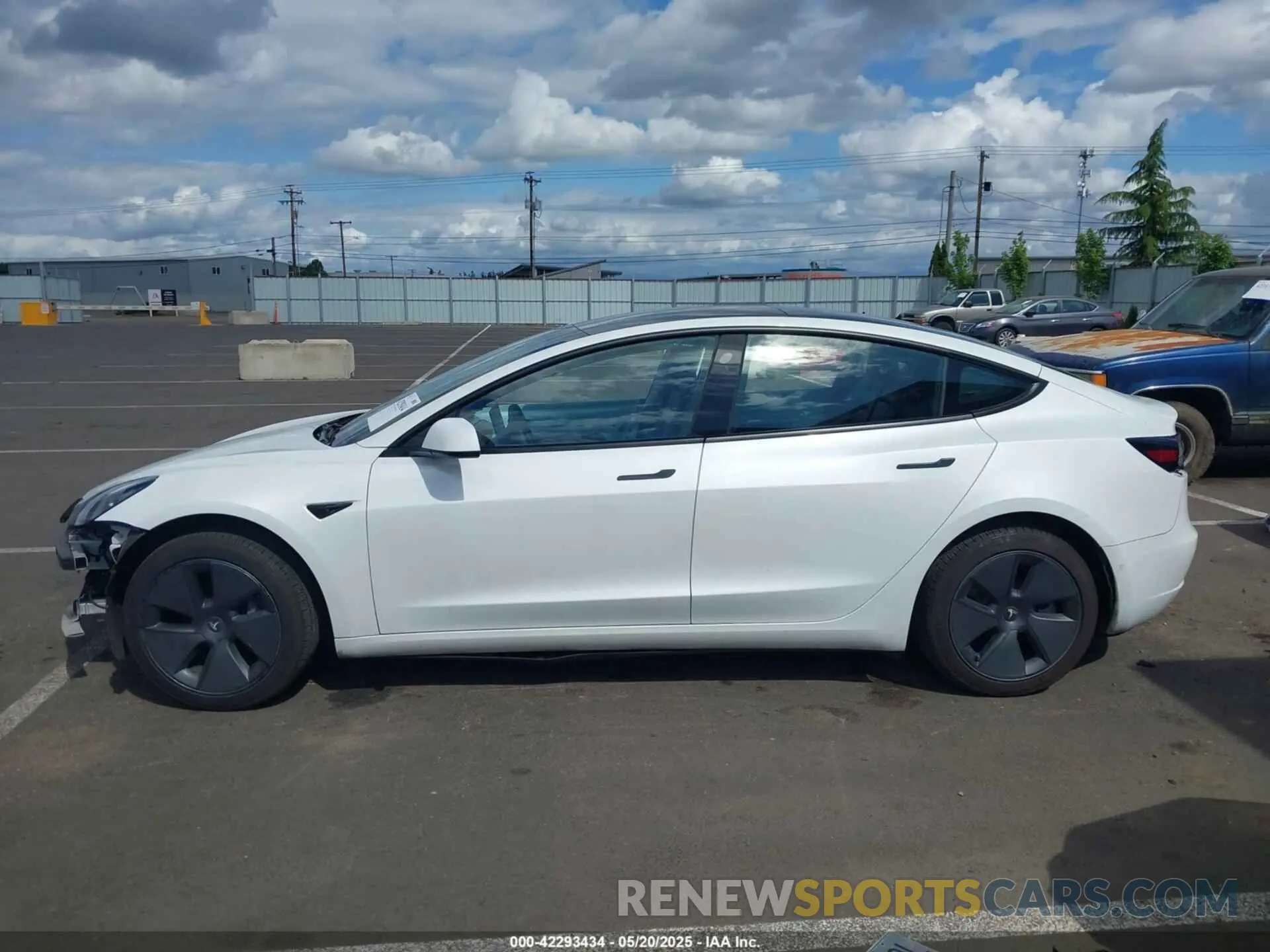 15 Photograph of a damaged car 5YJ3E1EB6NF250964 TESLA MODEL 3 2022