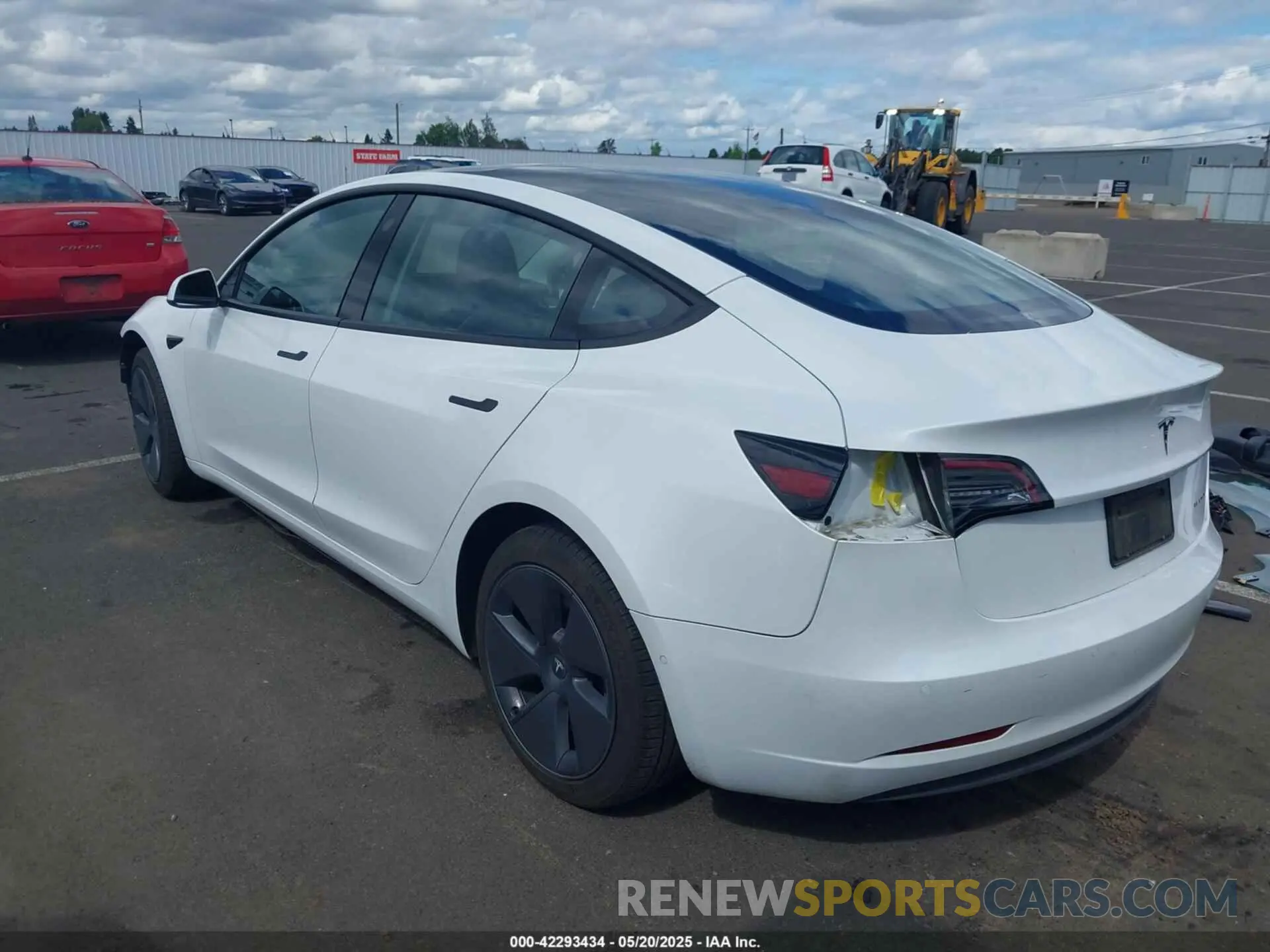 3 Photograph of a damaged car 5YJ3E1EB6NF250964 TESLA MODEL 3 2022