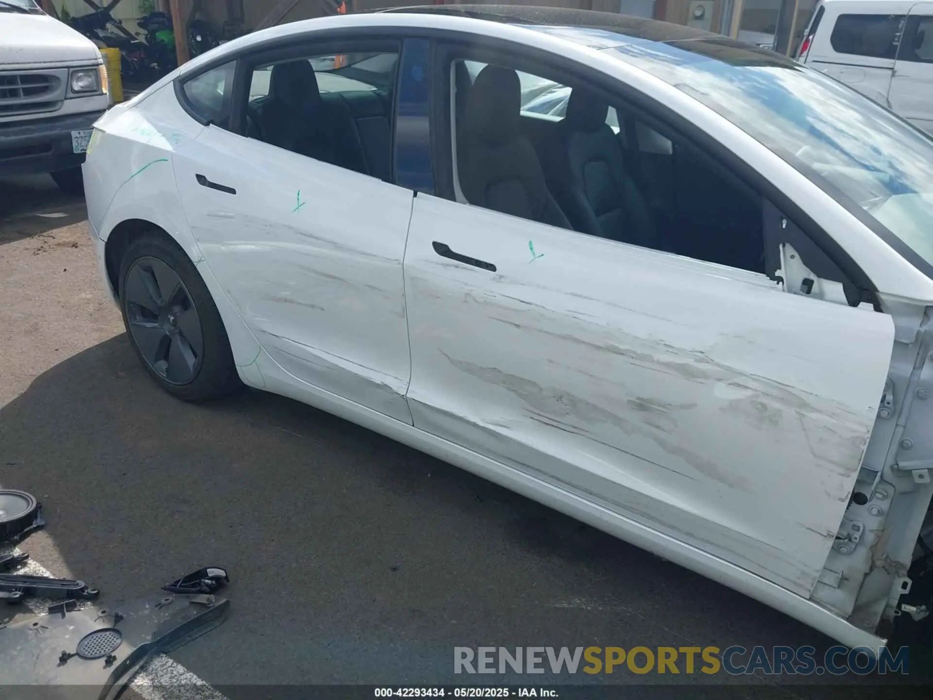 6 Photograph of a damaged car 5YJ3E1EB6NF250964 TESLA MODEL 3 2022