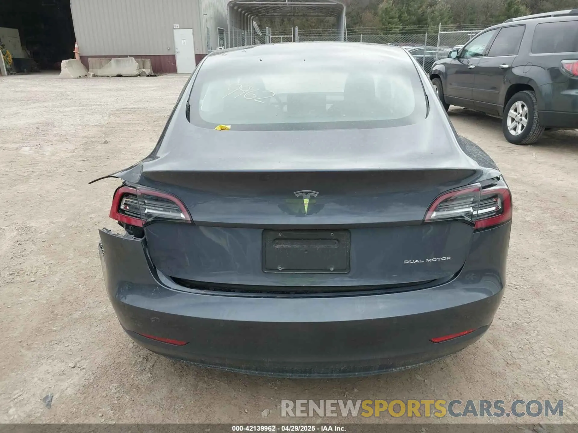 17 Photograph of a damaged car 5YJ3E1EB6NF260118 TESLA MODEL 3 2022