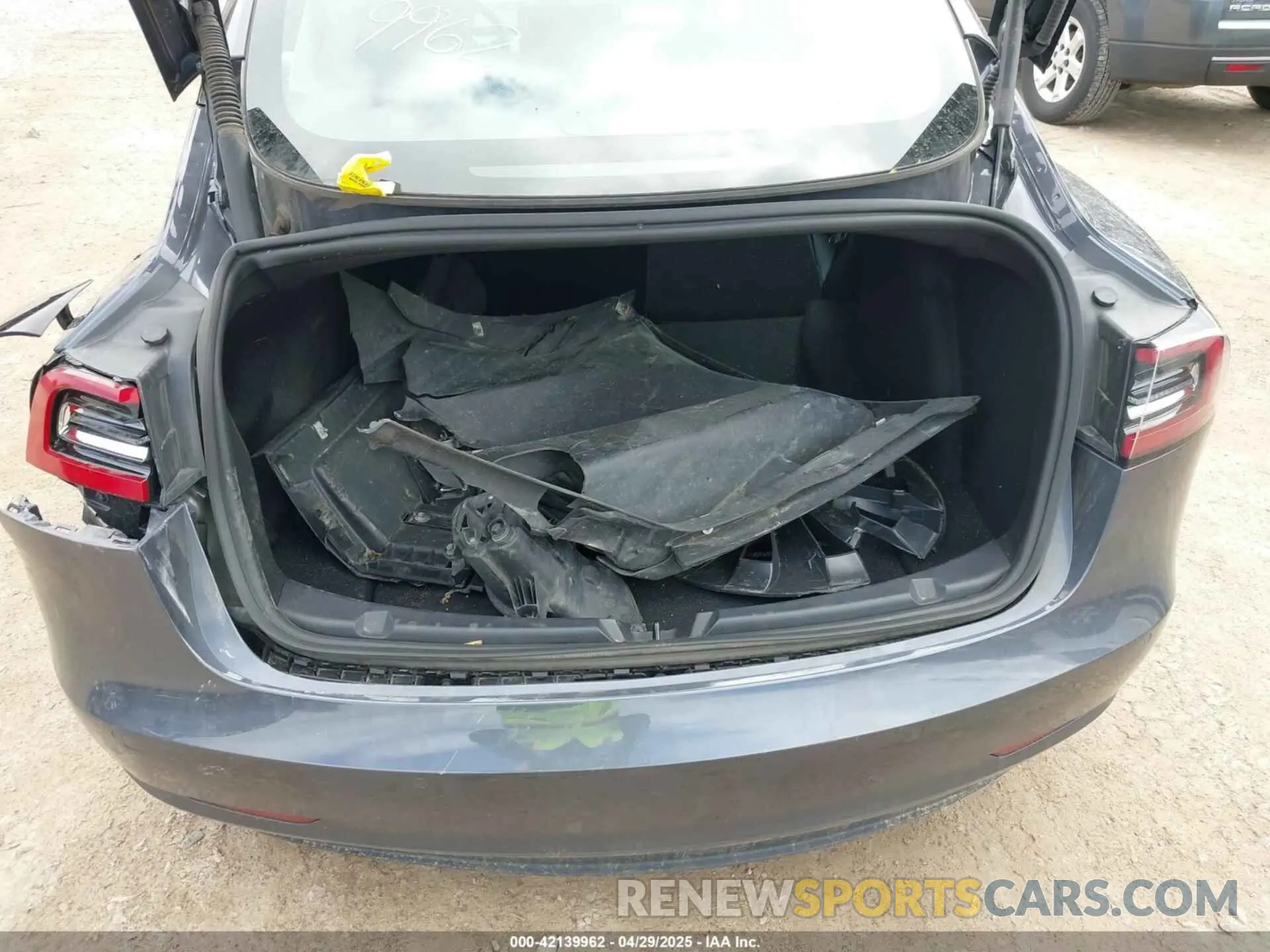 21 Photograph of a damaged car 5YJ3E1EB6NF260118 TESLA MODEL 3 2022