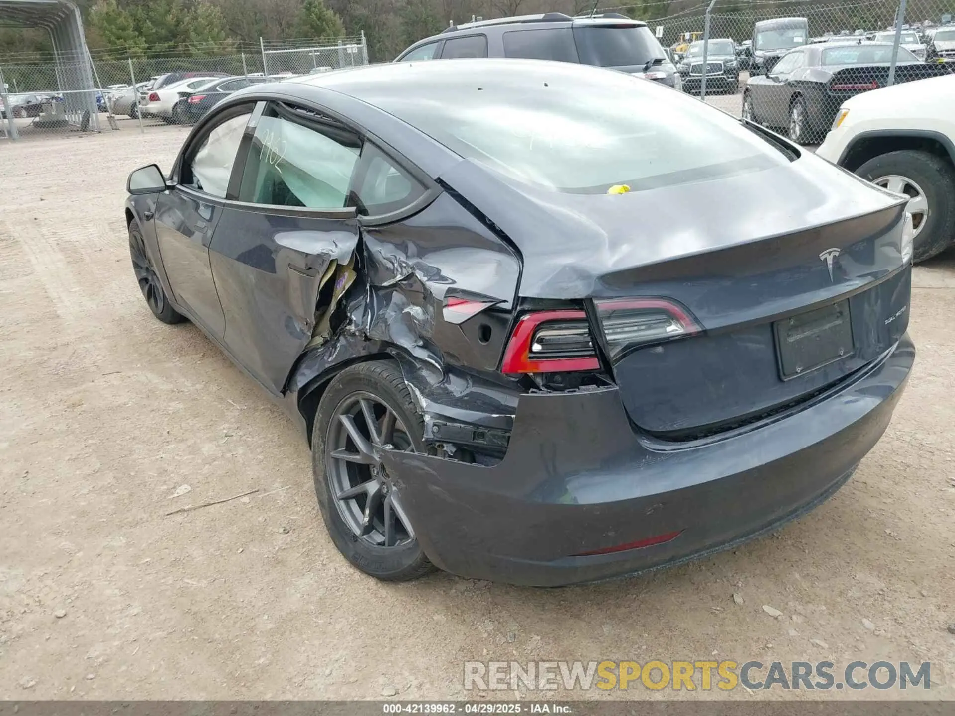 3 Photograph of a damaged car 5YJ3E1EB6NF260118 TESLA MODEL 3 2022