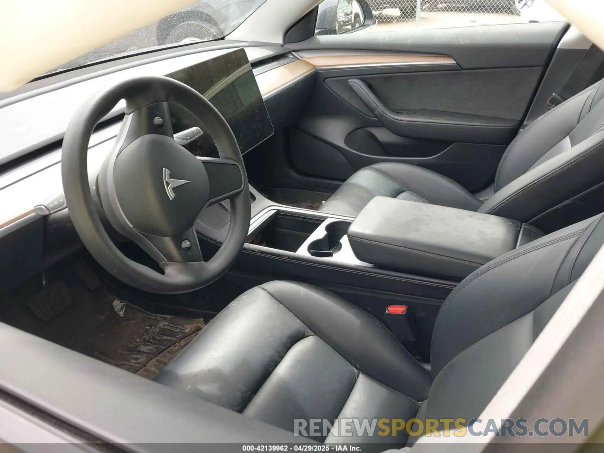 5 Photograph of a damaged car 5YJ3E1EB6NF260118 TESLA MODEL 3 2022