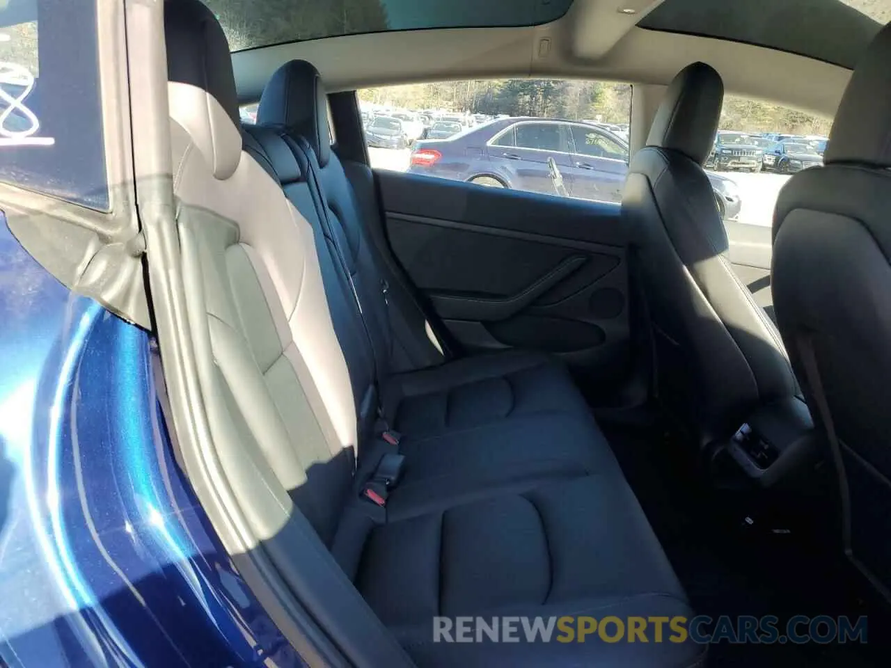 10 Photograph of a damaged car 5YJ3E1EB6NF263228 TESLA MODEL 3 2022