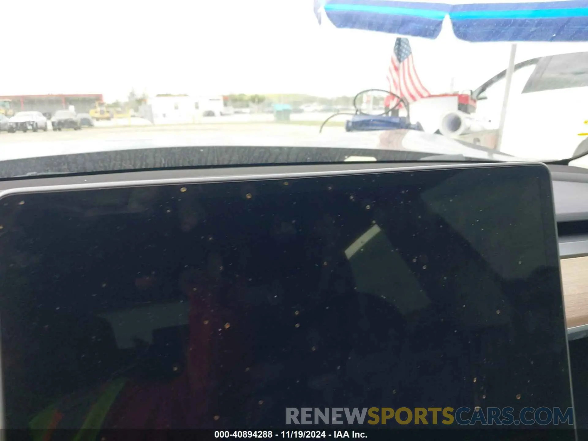 17 Photograph of a damaged car 5YJ3E1EB6NF264489 TESLA MODEL 3 2022