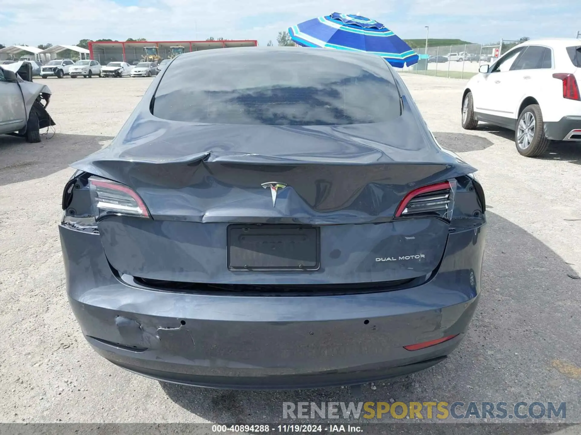 19 Photograph of a damaged car 5YJ3E1EB6NF264489 TESLA MODEL 3 2022