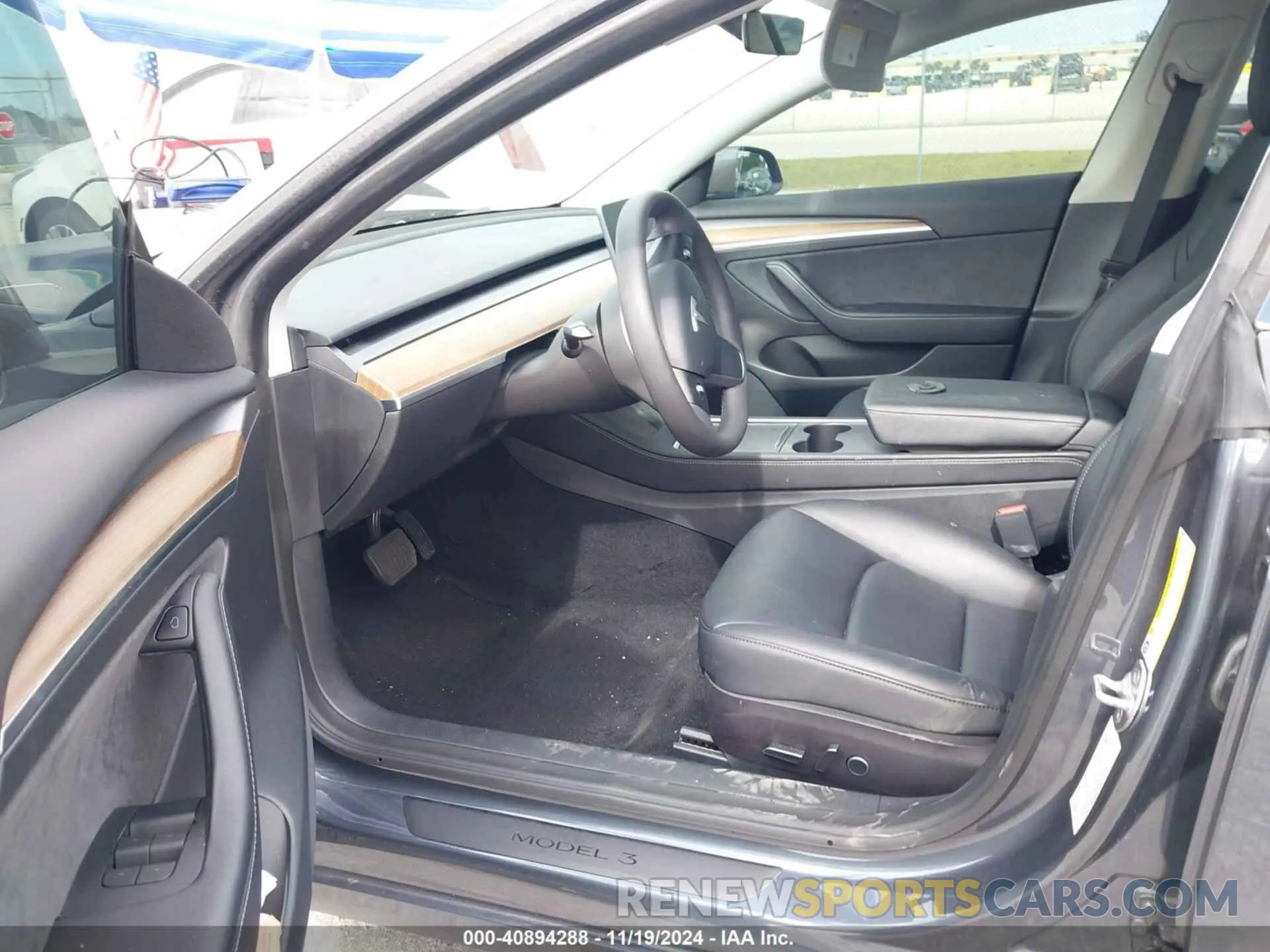 5 Photograph of a damaged car 5YJ3E1EB6NF264489 TESLA MODEL 3 2022