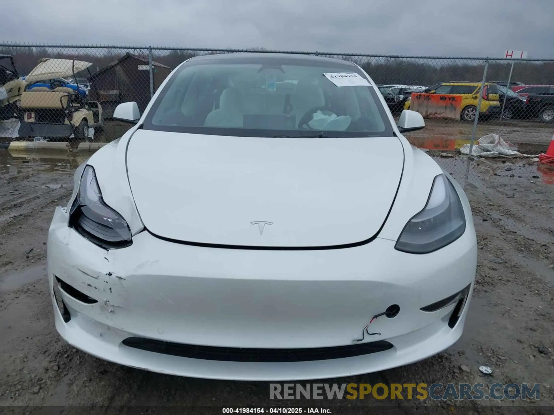 11 Photograph of a damaged car 5YJ3E1EB6NF272009 TESLA MODEL 3 2022