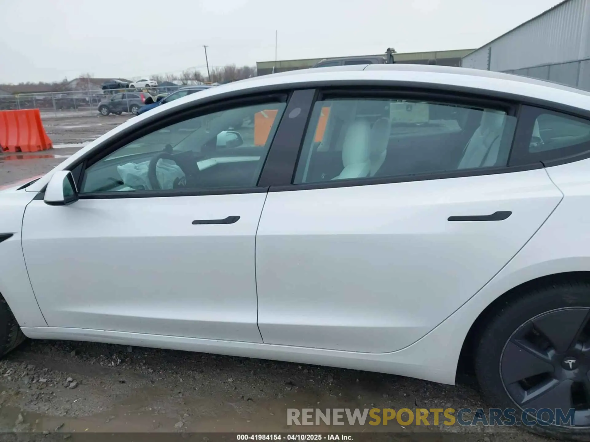 13 Photograph of a damaged car 5YJ3E1EB6NF272009 TESLA MODEL 3 2022
