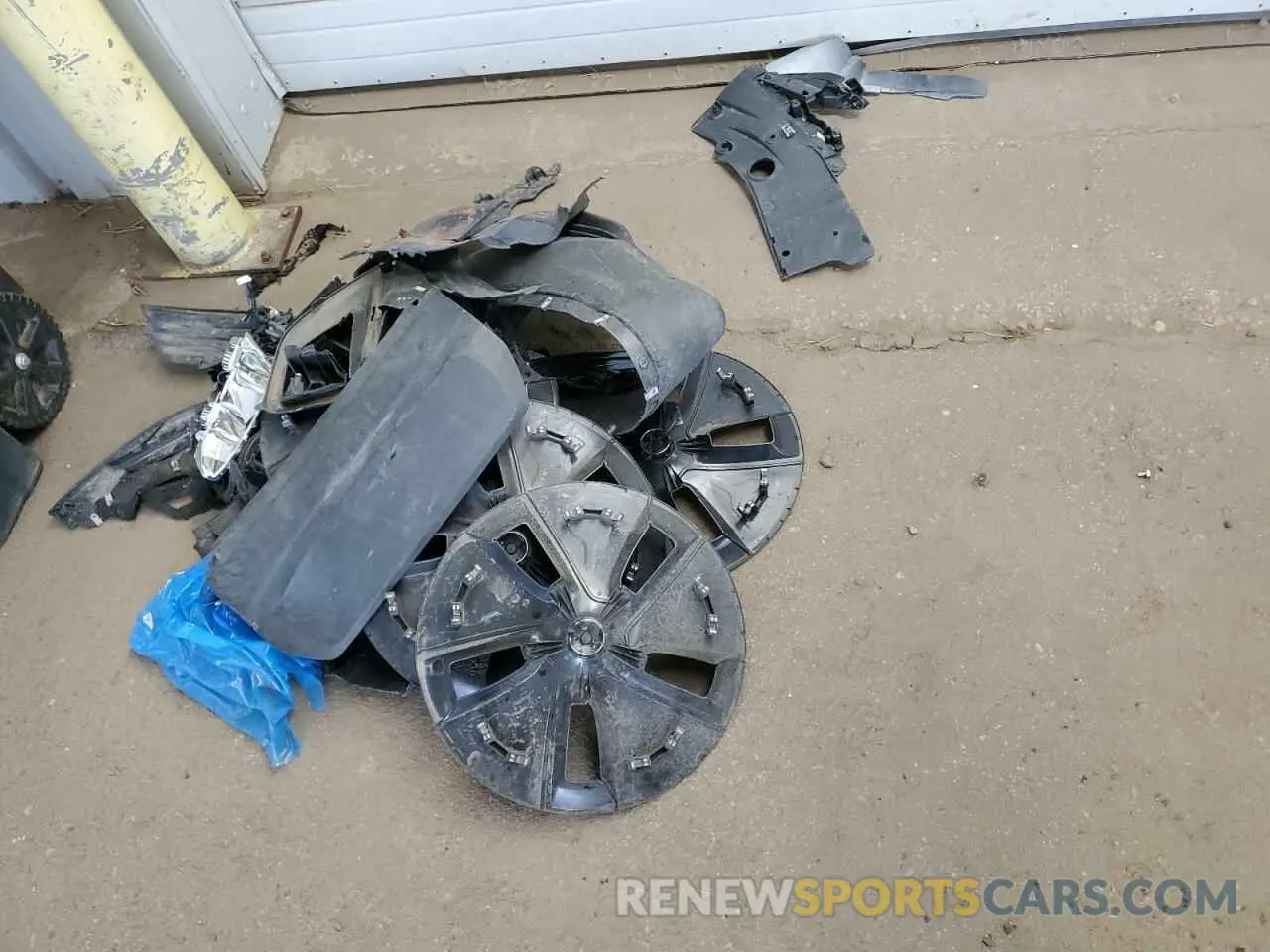 12 Photograph of a damaged car 5YJ3E1EB6NF286170 TESLA MODEL 3 2022