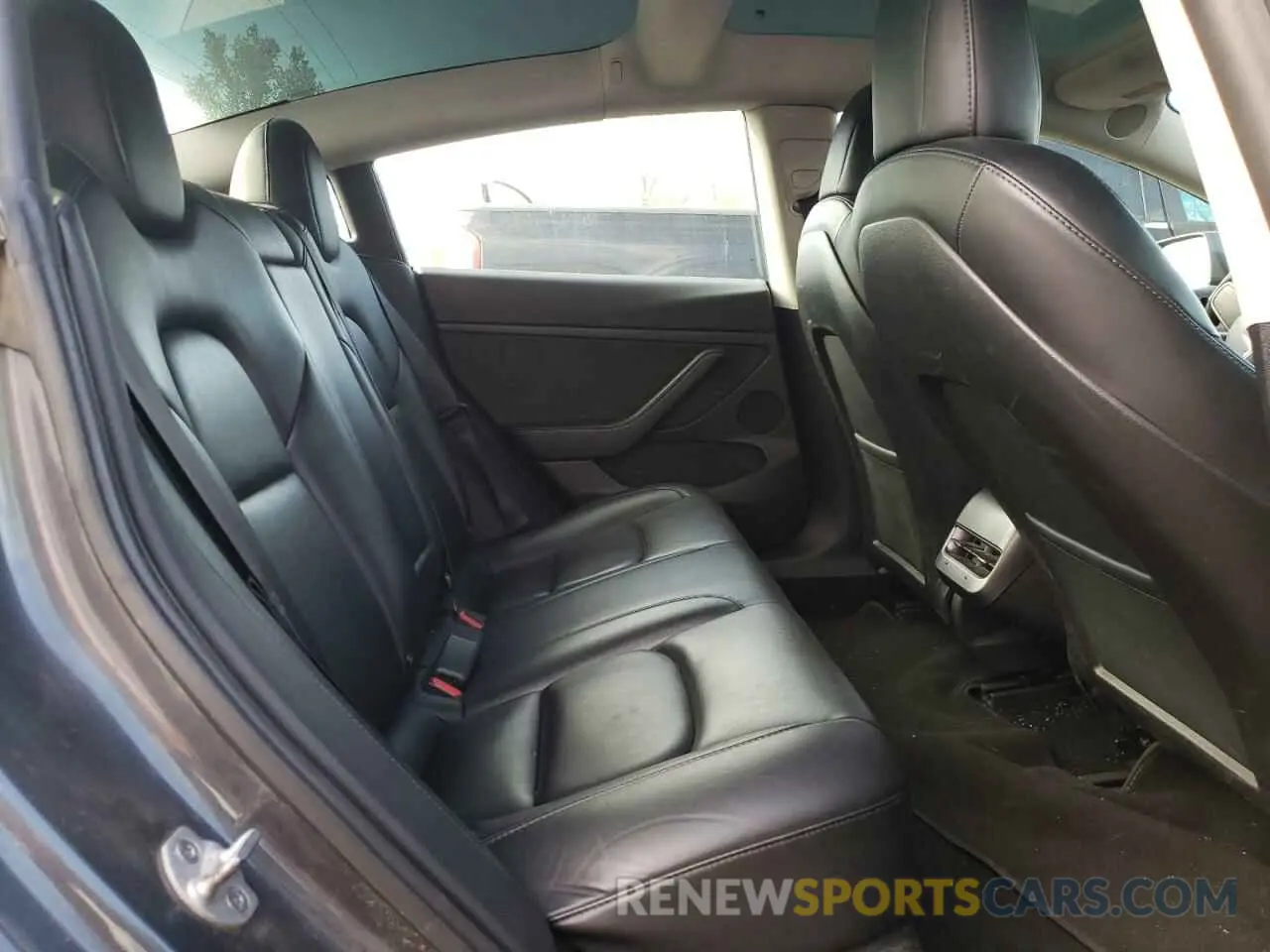 10 Photograph of a damaged car 5YJ3E1EB6NF290946 TESLA MODEL 3 2022