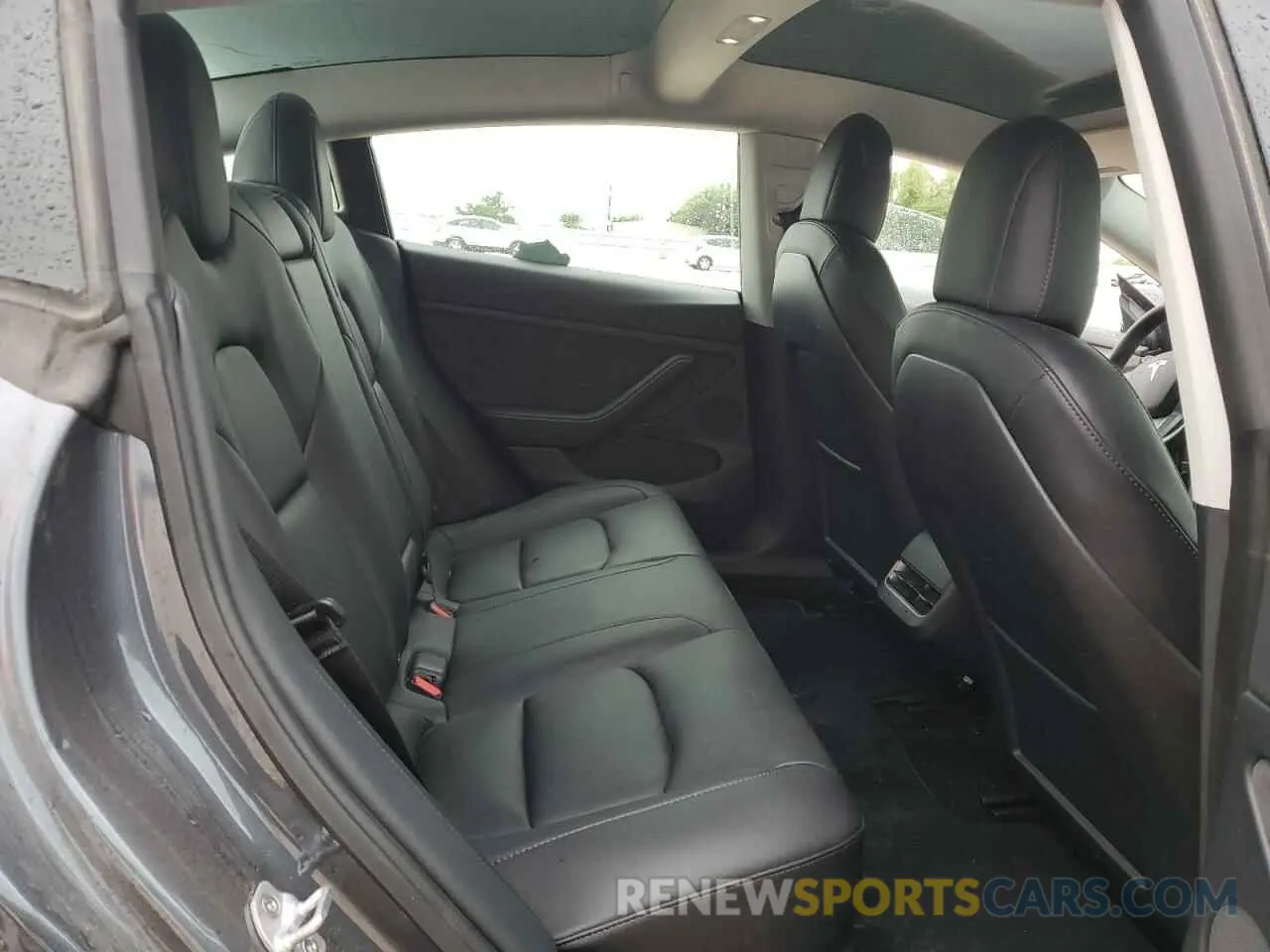 10 Photograph of a damaged car 5YJ3E1EB6NF297038 TESLA MODEL 3 2022