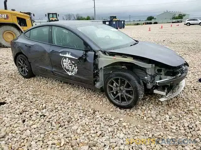 11 Photograph of a damaged car 5YJ3E1EB6NF297038 TESLA MODEL 3 2022