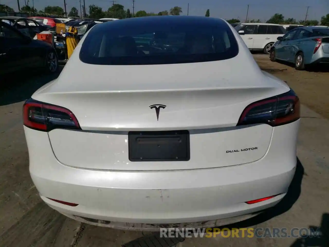 6 Photograph of a damaged car 5YJ3E1EB6NF300472 TESLA MODEL 3 2022