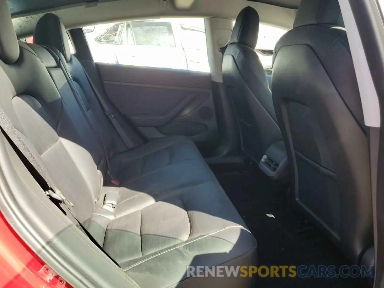 10 Photograph of a damaged car 5YJ3E1EB6NF323816 TESLA MODEL 3 2022