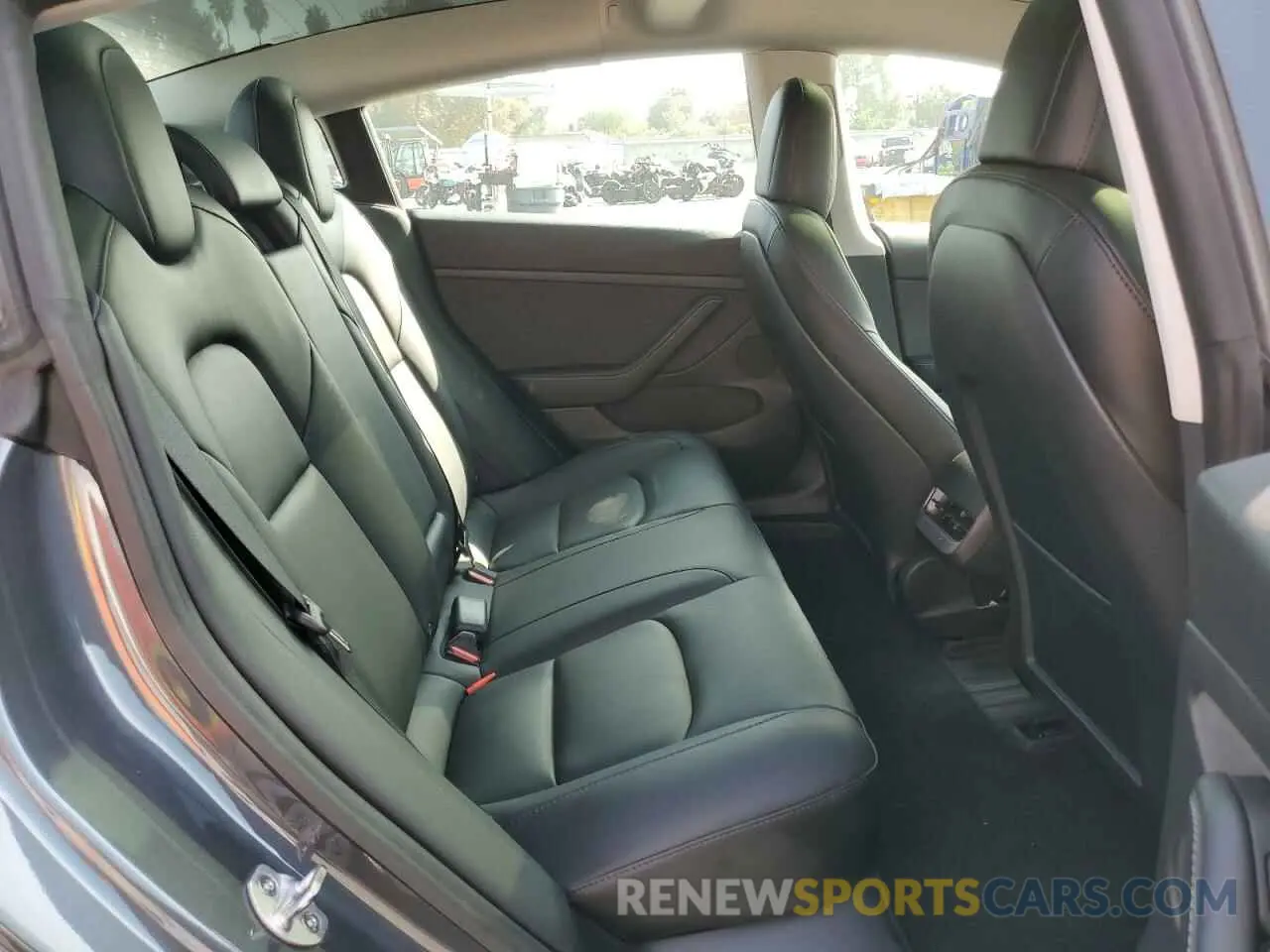 10 Photograph of a damaged car 5YJ3E1EB6NF348361 TESLA MODEL 3 2022