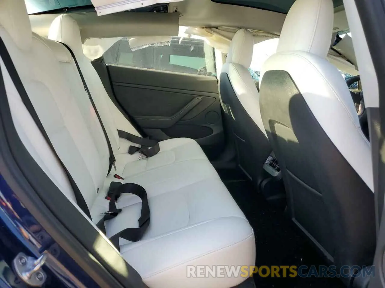 10 Photograph of a damaged car 5YJ3E1EB6NF356119 TESLA MODEL 3 2022