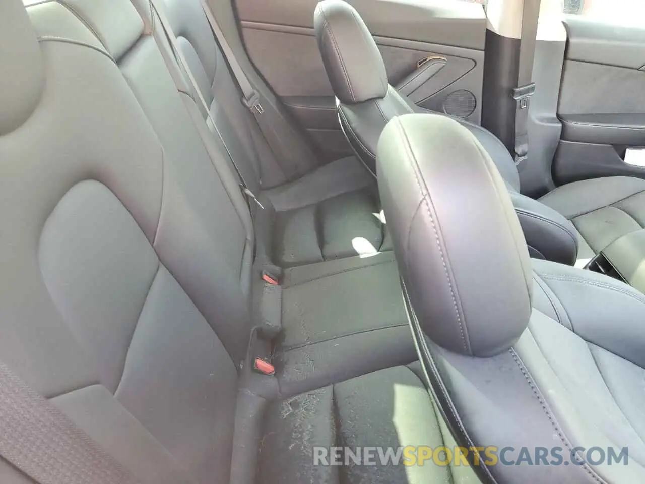 10 Photograph of a damaged car 5YJ3E1EB7NF103357 TESLA MODEL 3 2022