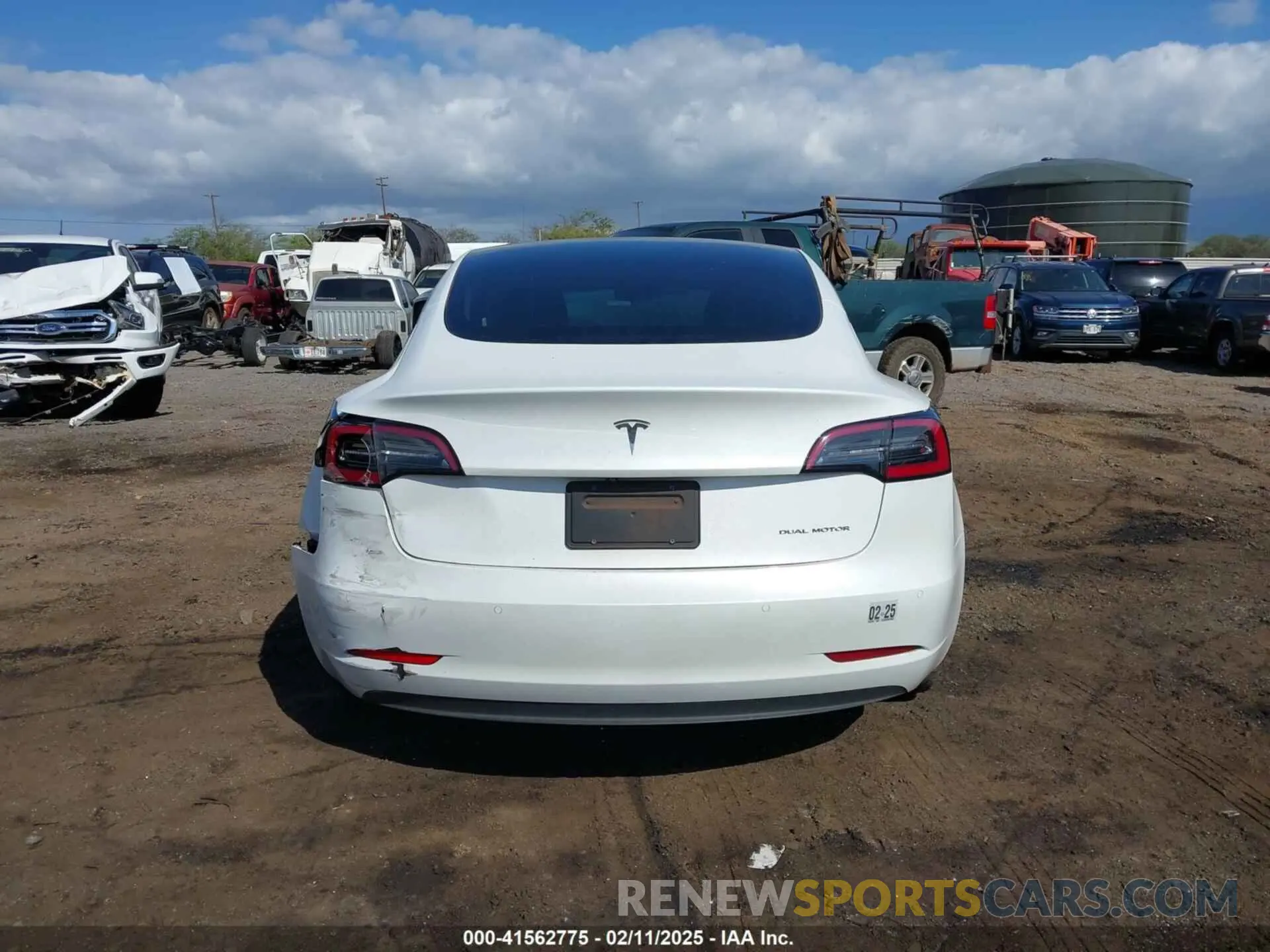 16 Photograph of a damaged car 5YJ3E1EB7NF120661 TESLA MODEL 3 2022
