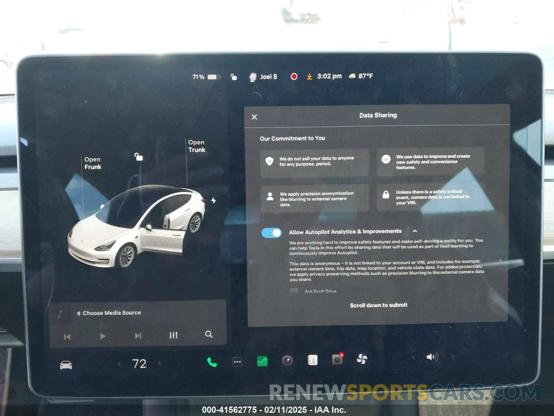 17 Photograph of a damaged car 5YJ3E1EB7NF120661 TESLA MODEL 3 2022