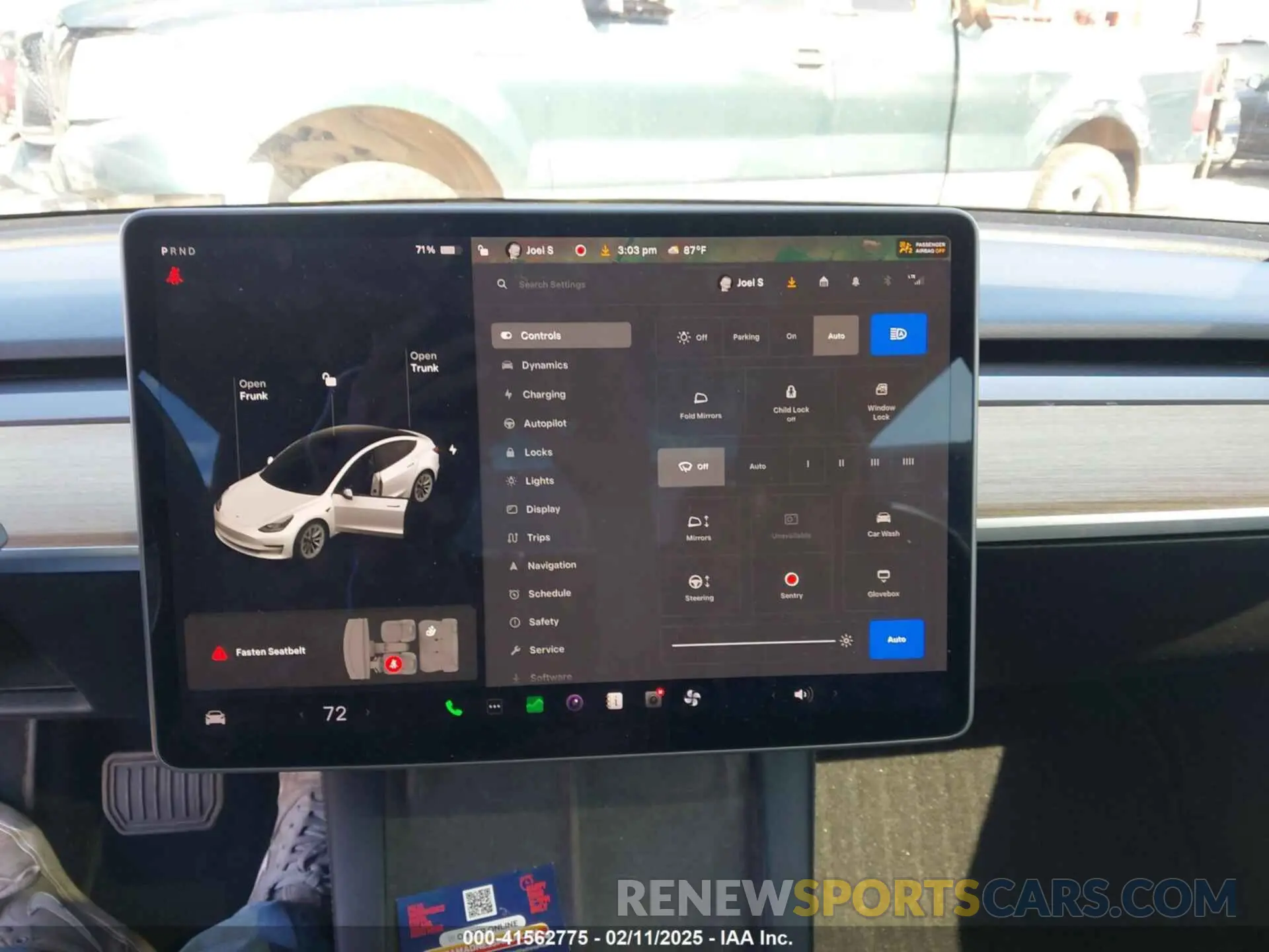 18 Photograph of a damaged car 5YJ3E1EB7NF120661 TESLA MODEL 3 2022