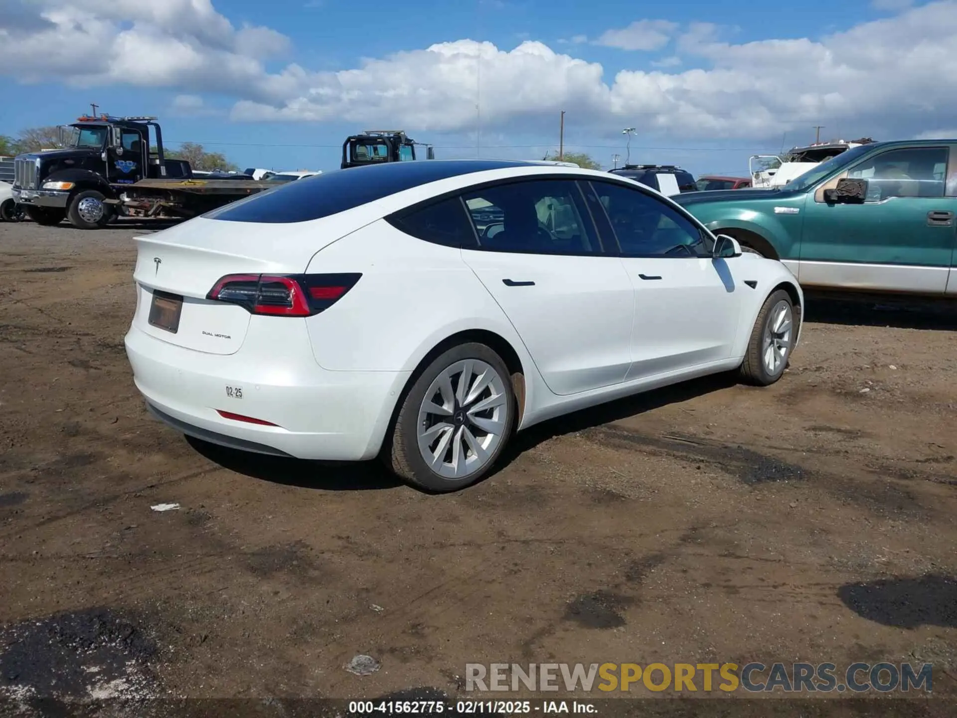 4 Photograph of a damaged car 5YJ3E1EB7NF120661 TESLA MODEL 3 2022