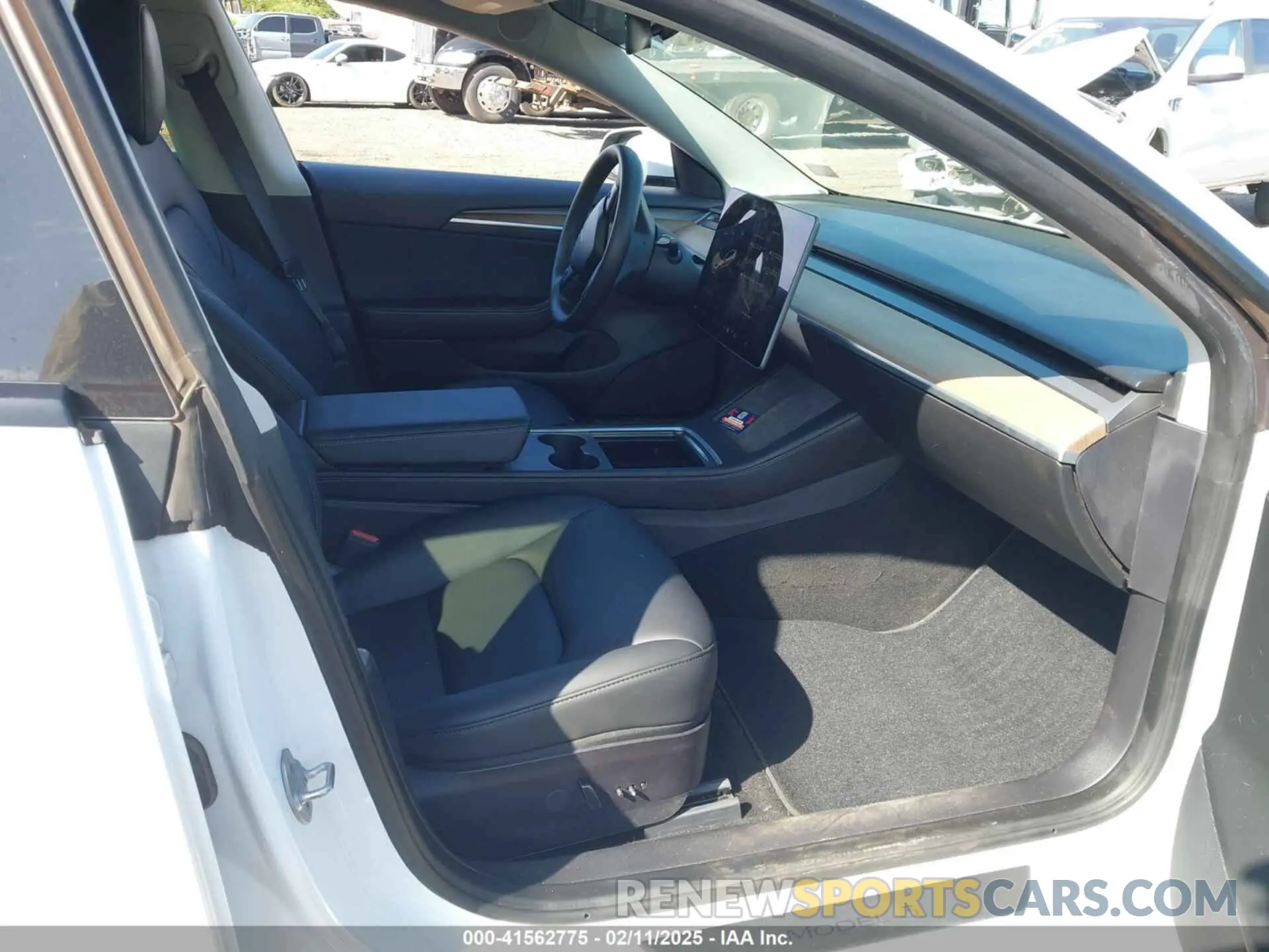 5 Photograph of a damaged car 5YJ3E1EB7NF120661 TESLA MODEL 3 2022
