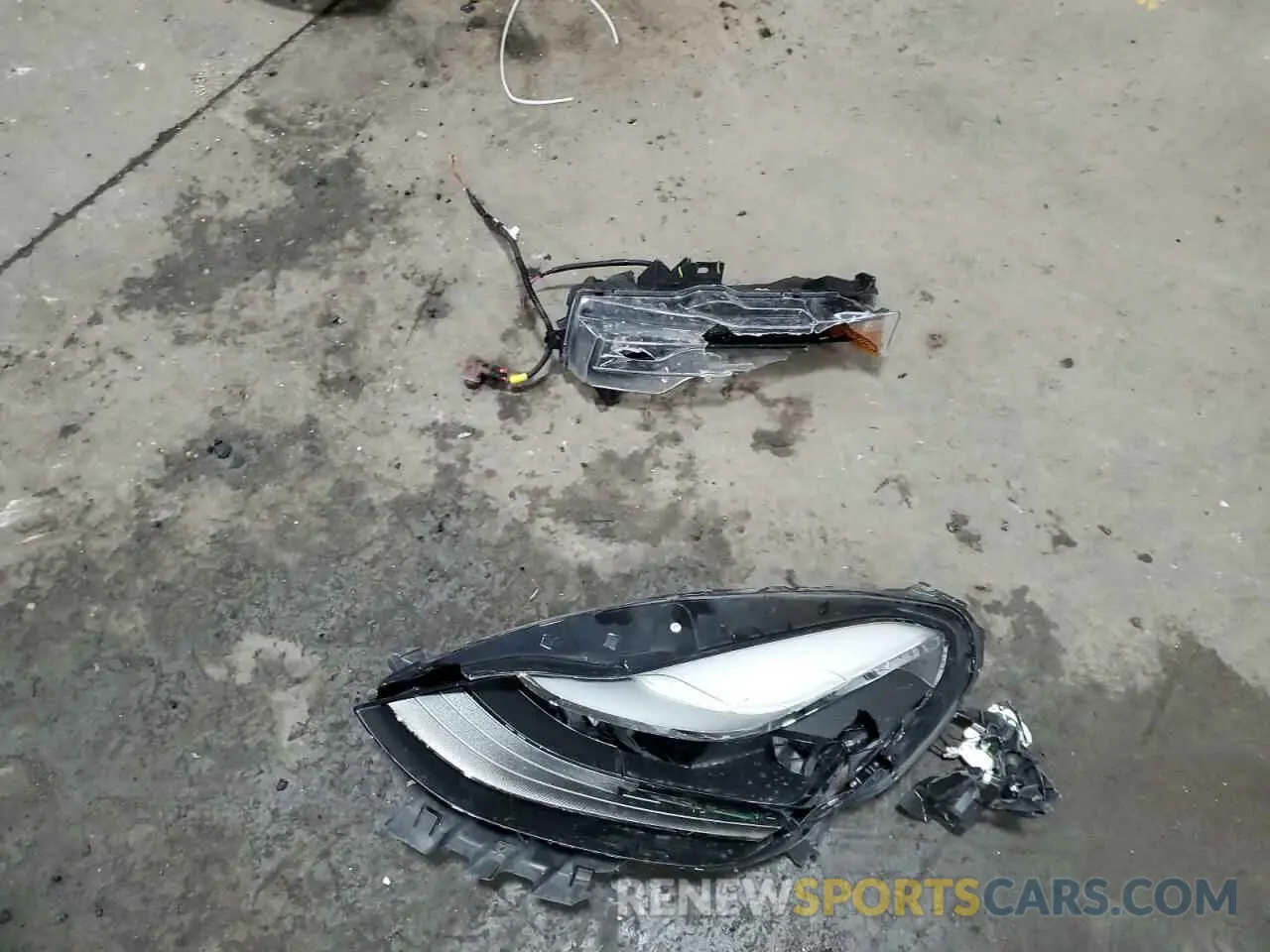 13 Photograph of a damaged car 5YJ3E1EB7NF127870 TESLA MODEL 3 2022