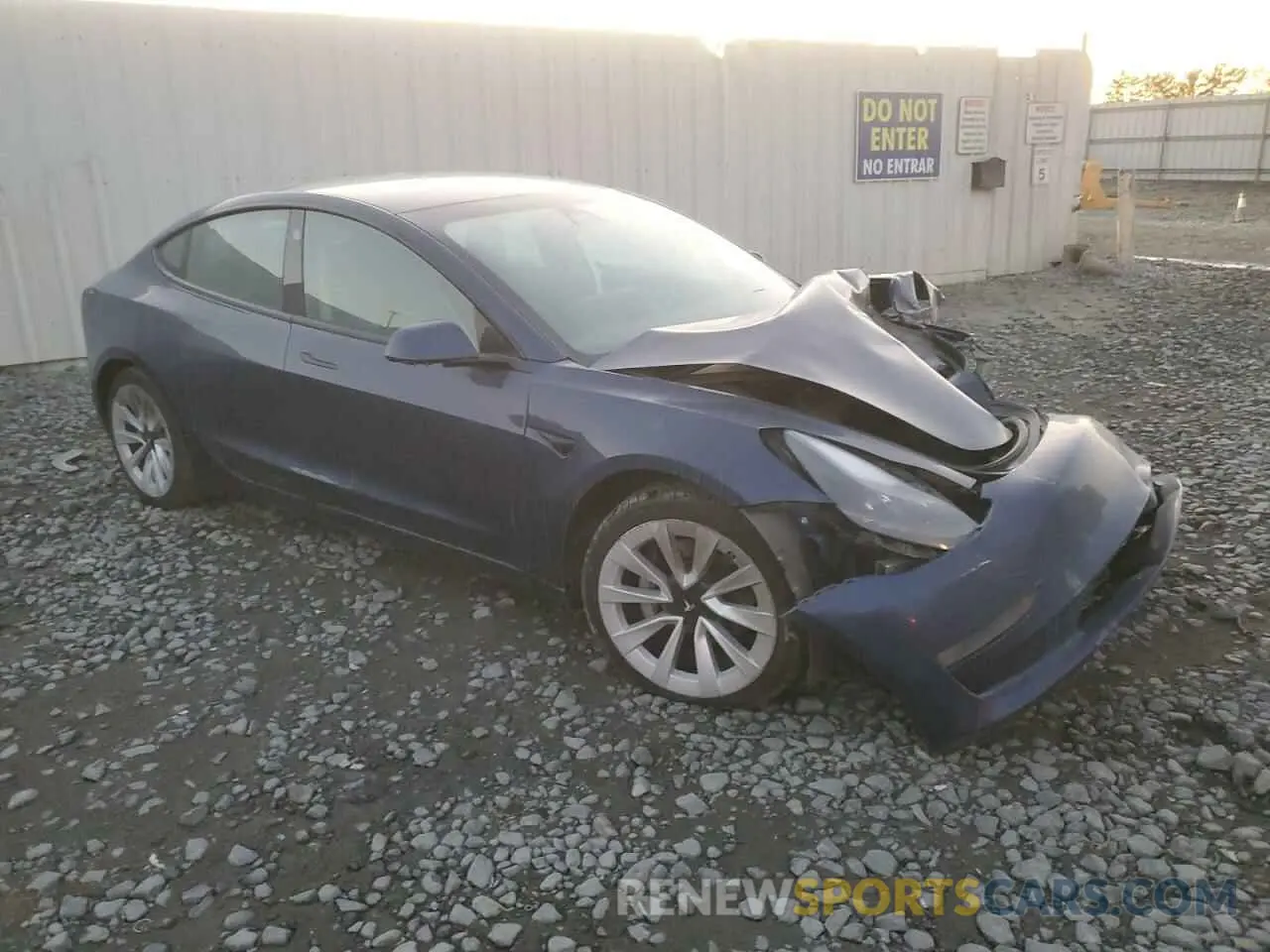 4 Photograph of a damaged car 5YJ3E1EB7NF143938 TESLA MODEL 3 2022