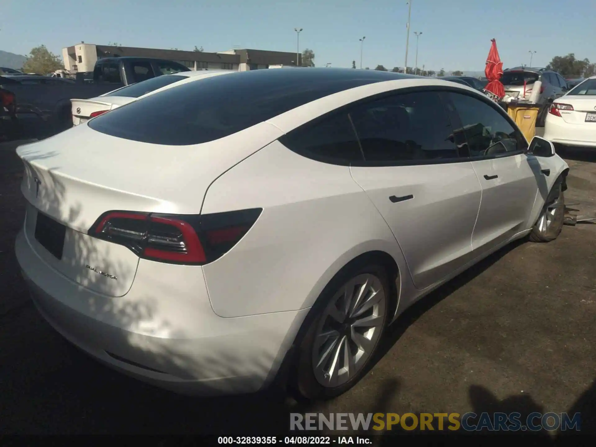 4 Photograph of a damaged car 5YJ3E1EB7NF151909 TESLA MODEL 3 2022