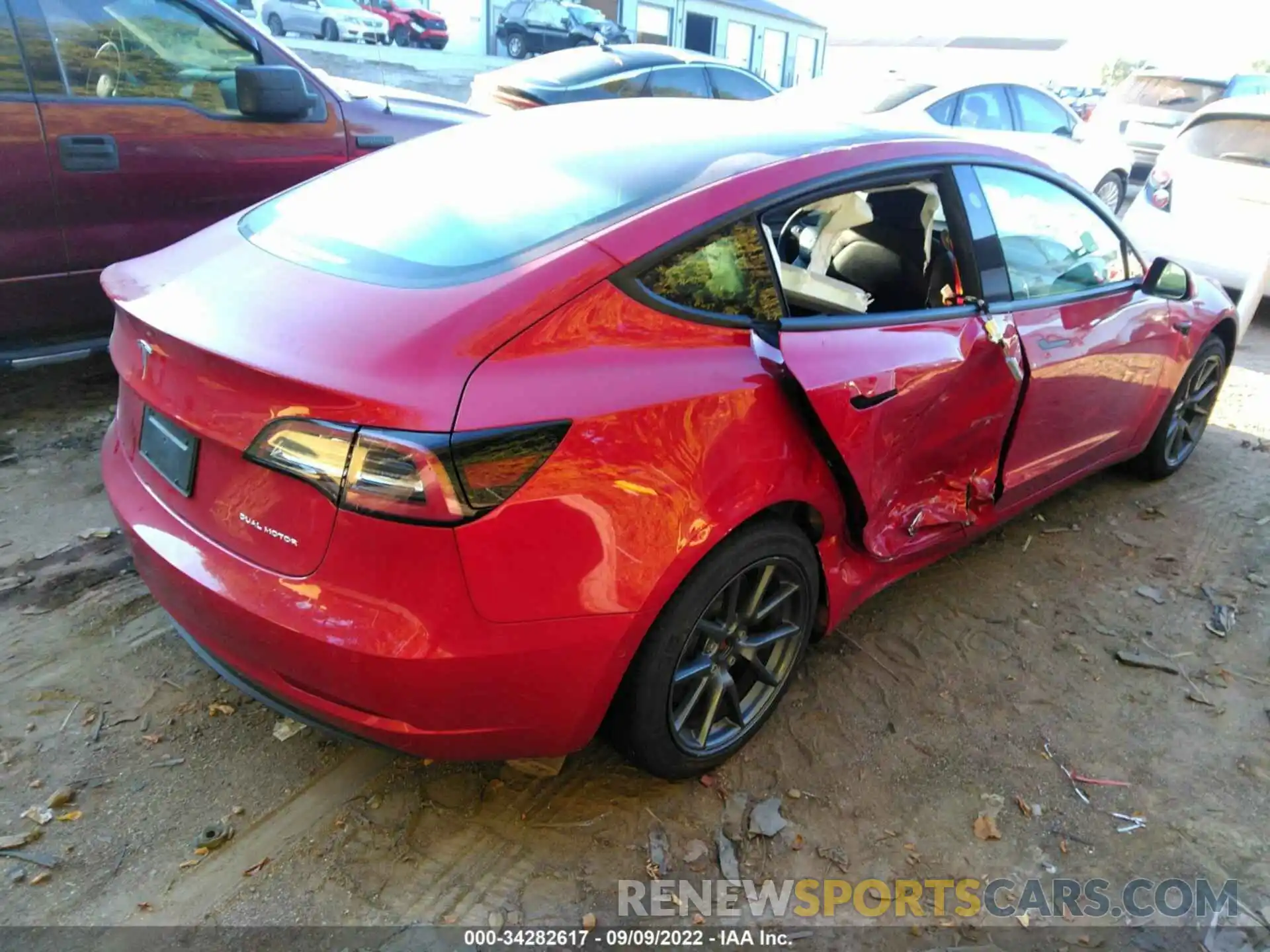 4 Photograph of a damaged car 5YJ3E1EB7NF160481 TESLA MODEL 3 2022