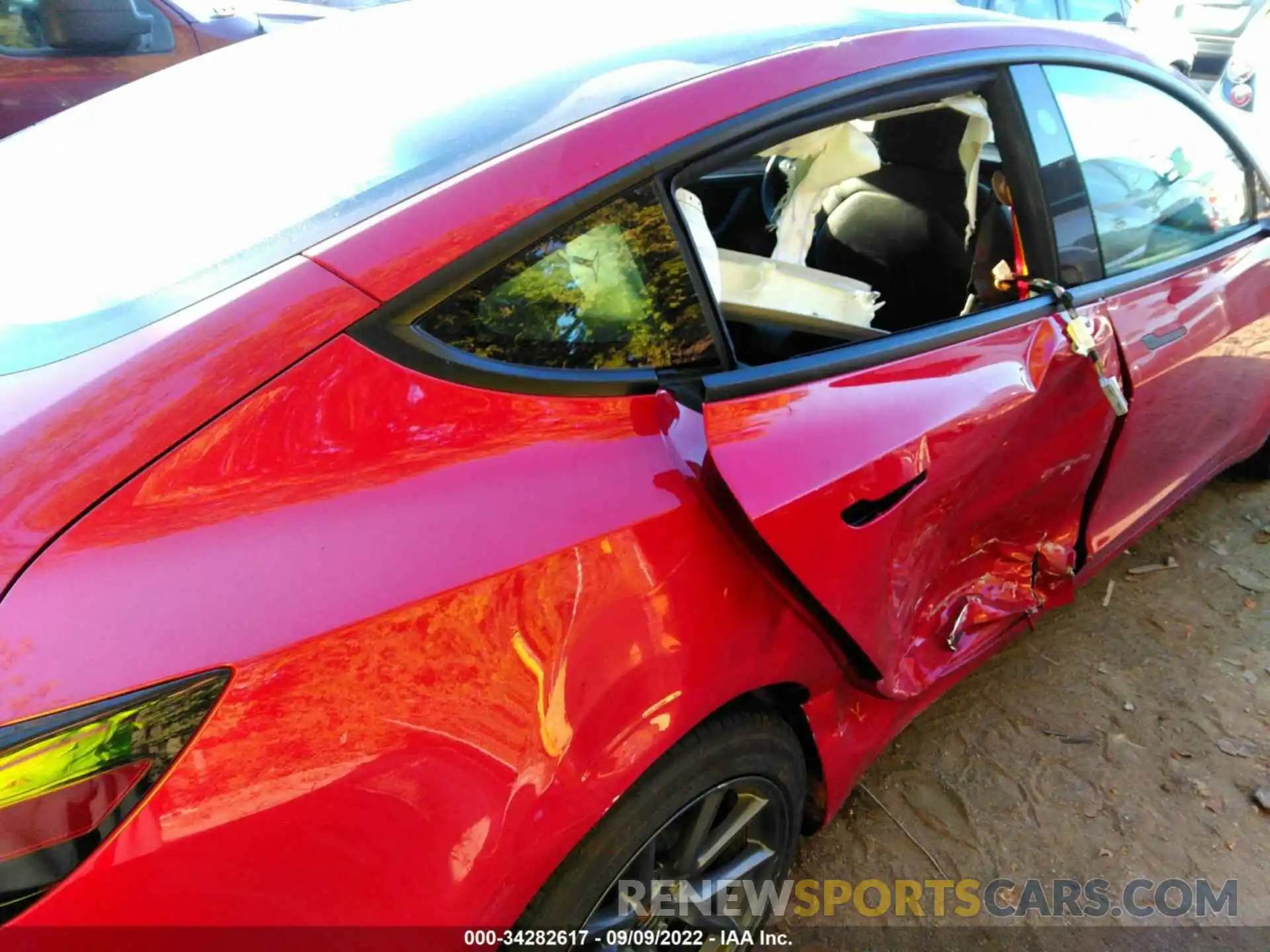 6 Photograph of a damaged car 5YJ3E1EB7NF160481 TESLA MODEL 3 2022