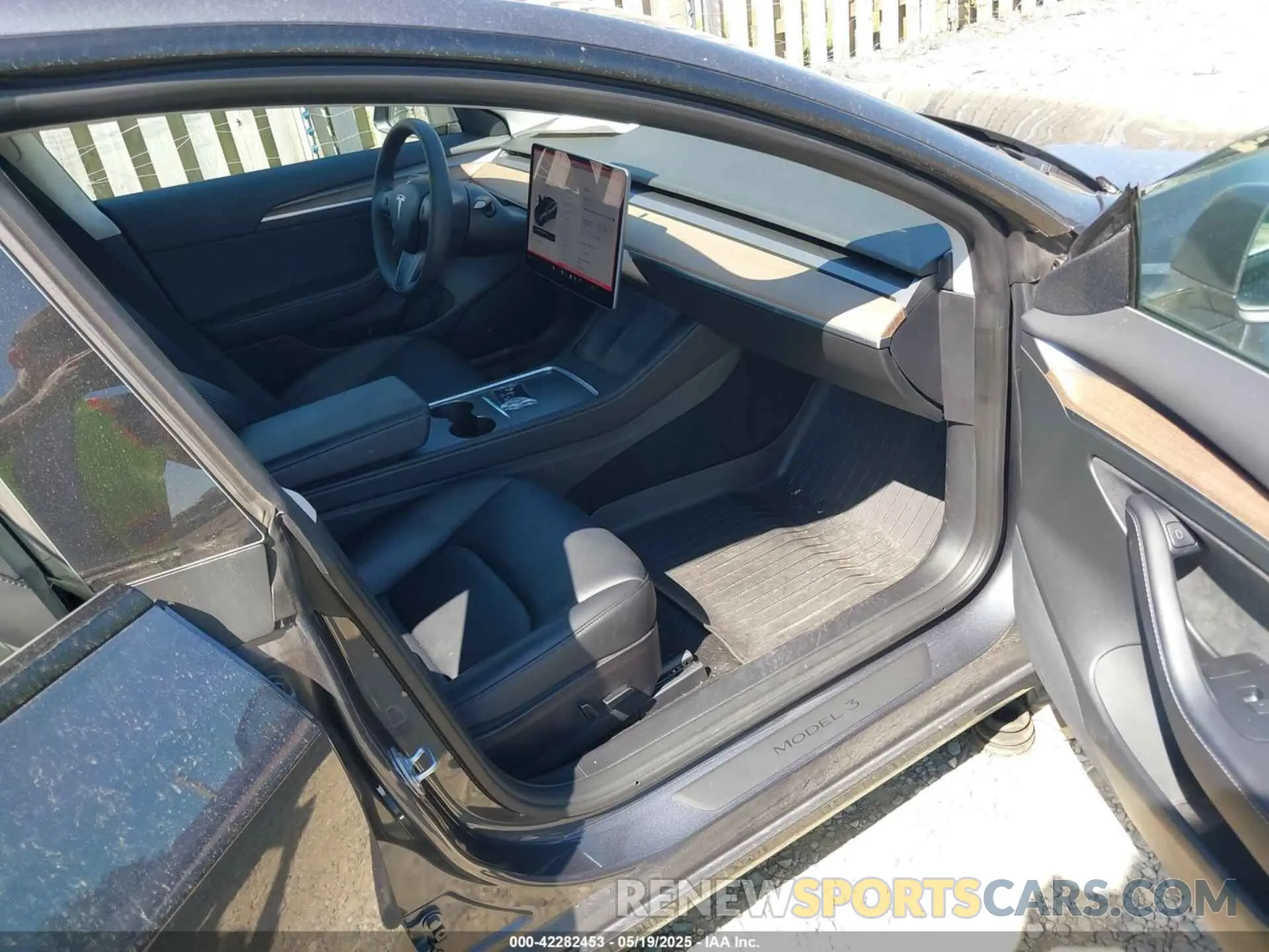 5 Photograph of a damaged car 5YJ3E1EB7NF160545 TESLA MODEL 3 2022