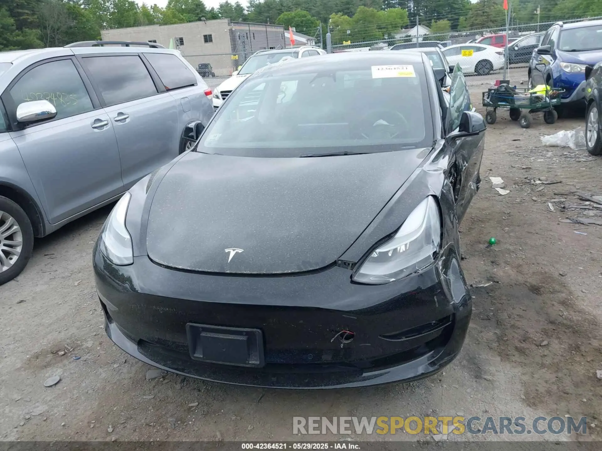 12 Photograph of a damaged car 5YJ3E1EB7NF165647 TESLA MODEL 3 2022