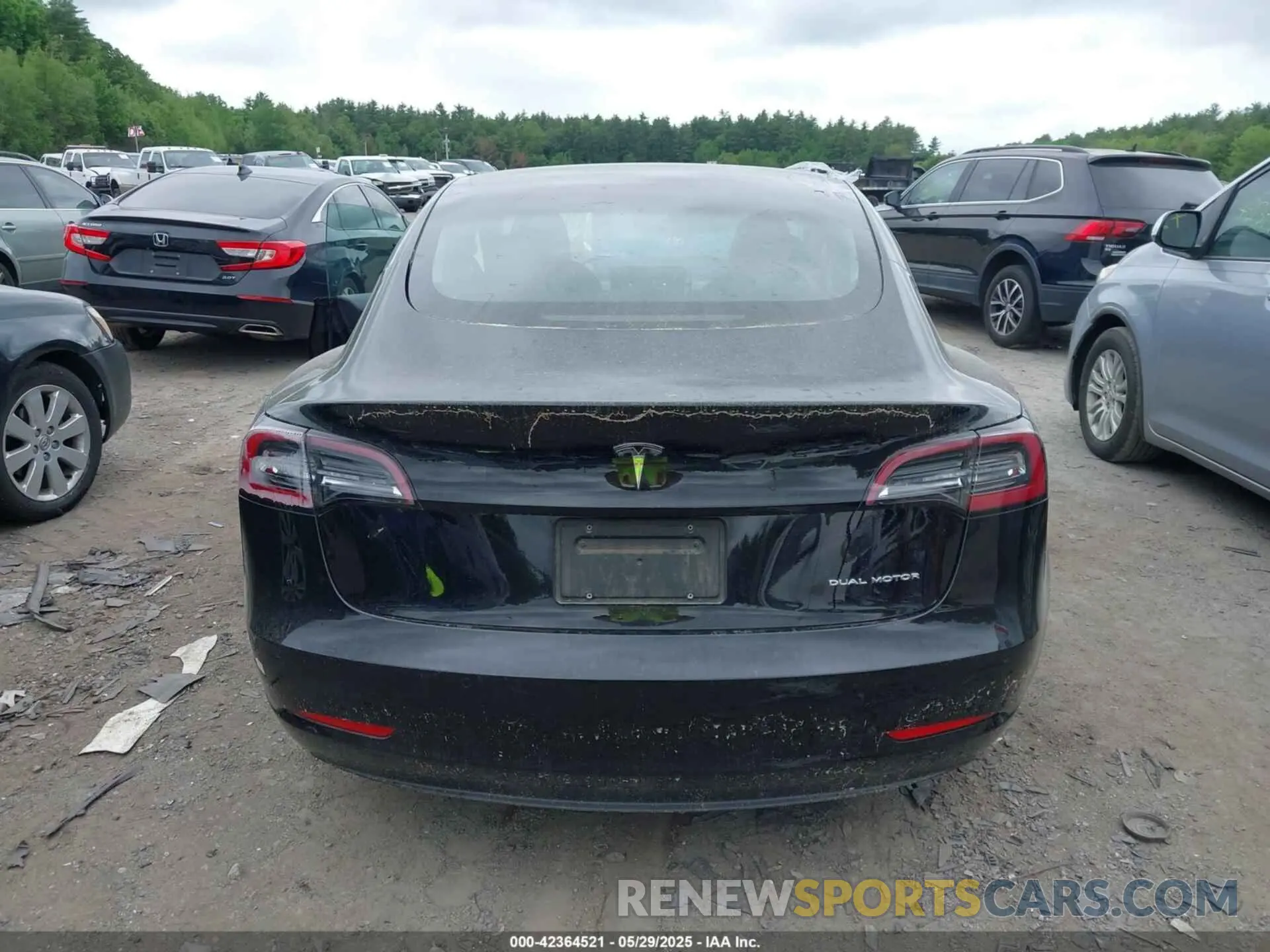 16 Photograph of a damaged car 5YJ3E1EB7NF165647 TESLA MODEL 3 2022