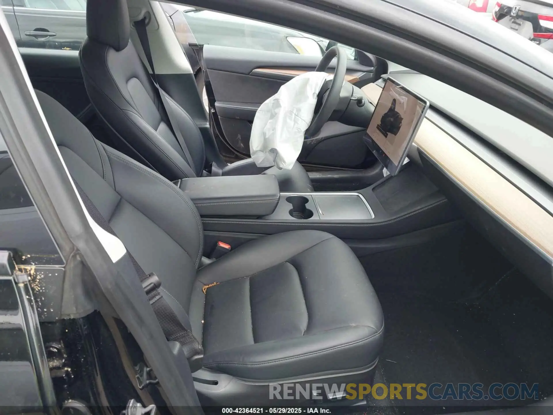 5 Photograph of a damaged car 5YJ3E1EB7NF165647 TESLA MODEL 3 2022
