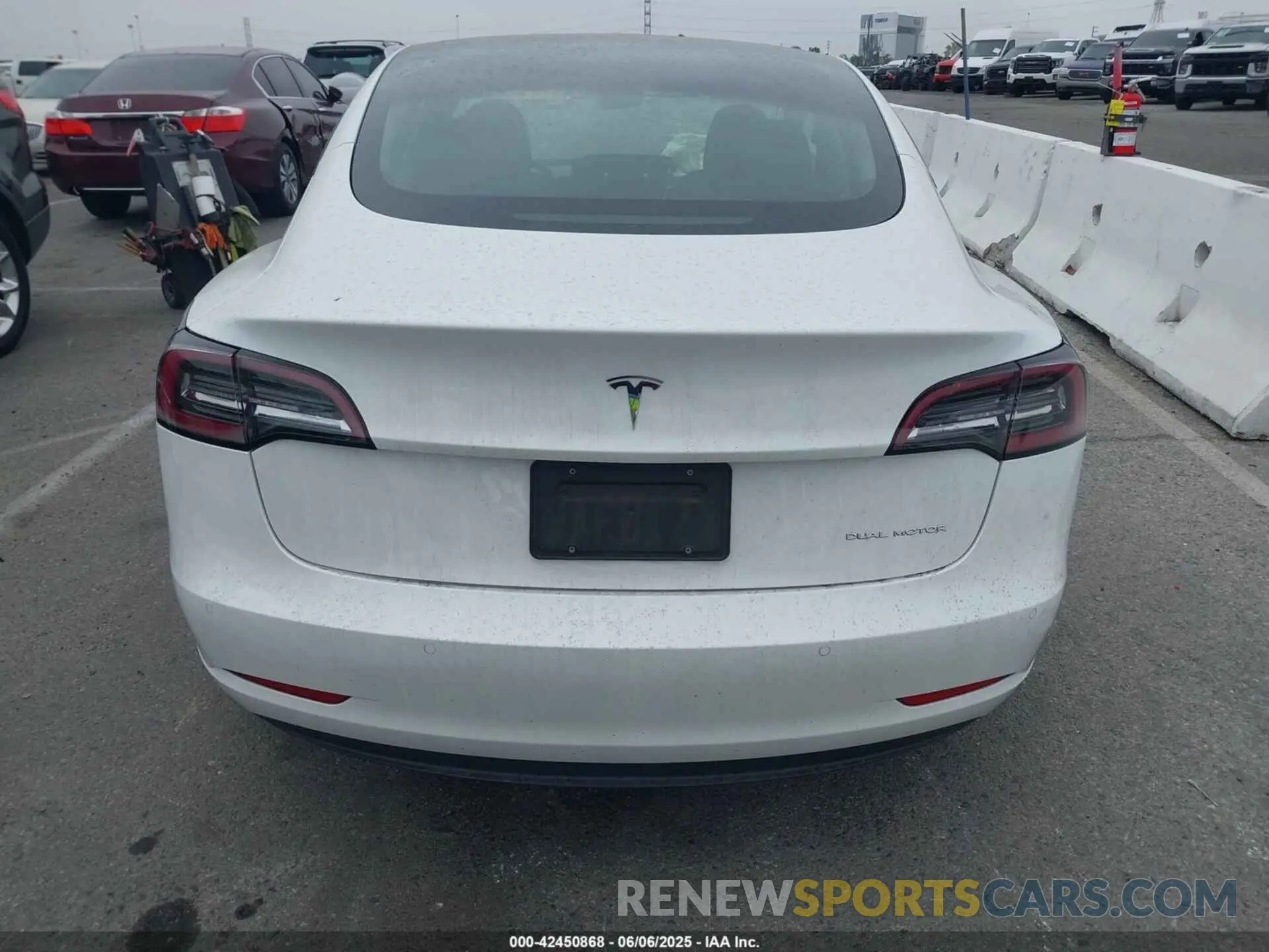 16 Photograph of a damaged car 5YJ3E1EB7NF170444 TESLA MODEL 3 2022