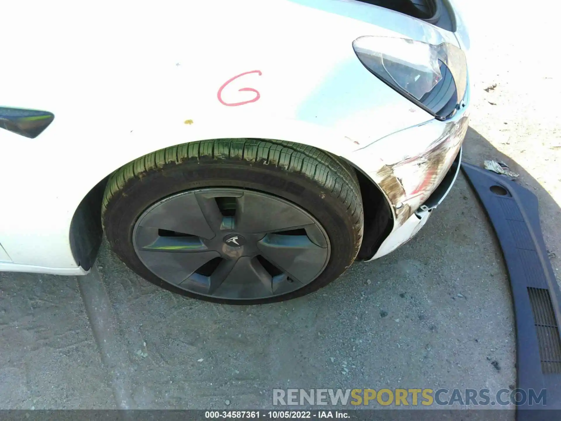 14 Photograph of a damaged car 5YJ3E1EB7NF172498 TESLA MODEL 3 2022