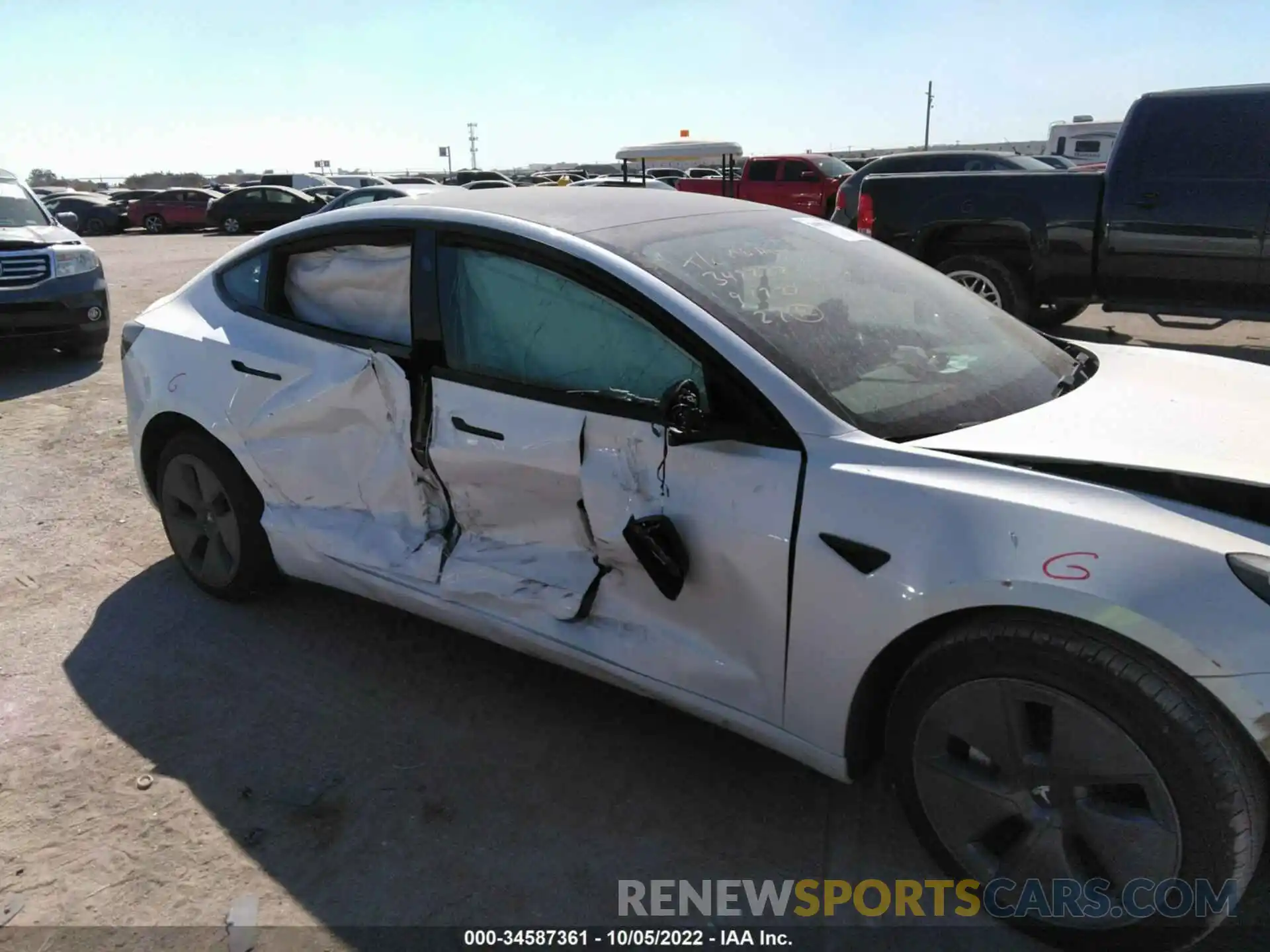 6 Photograph of a damaged car 5YJ3E1EB7NF172498 TESLA MODEL 3 2022