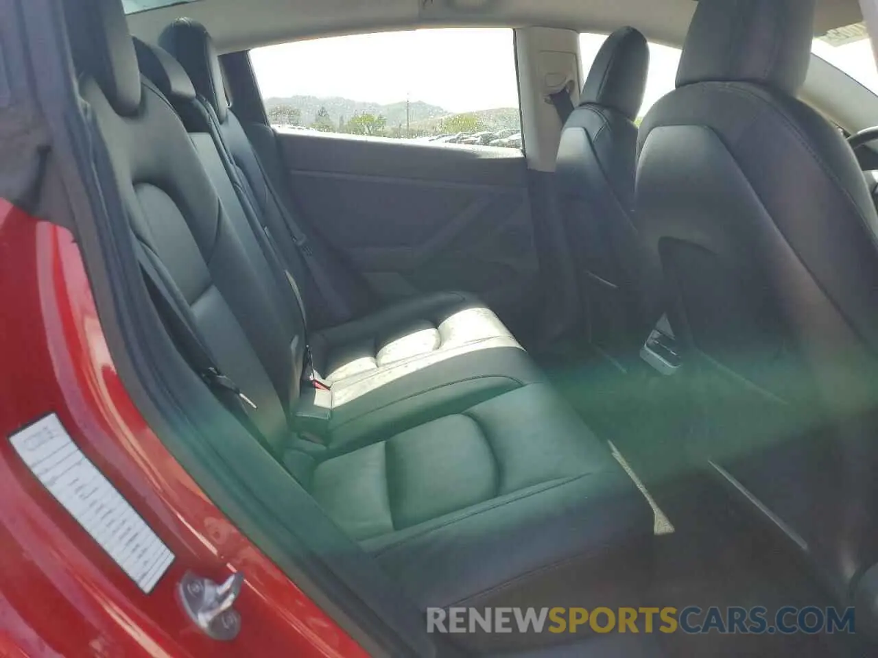 10 Photograph of a damaged car 5YJ3E1EB7NF176065 TESLA MODEL 3 2022
