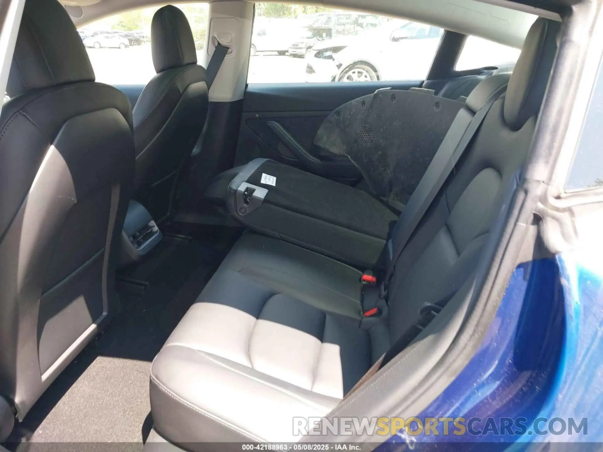 8 Photograph of a damaged car 5YJ3E1EB7NF180049 TESLA MODEL 3 2022