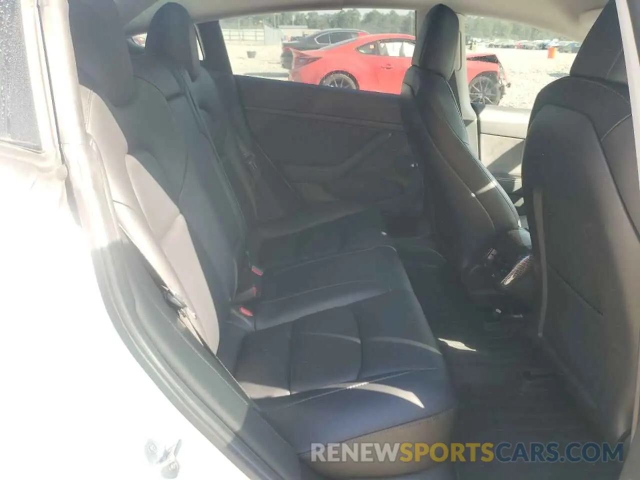 10 Photograph of a damaged car 5YJ3E1EB7NF184179 TESLA MODEL 3 2022