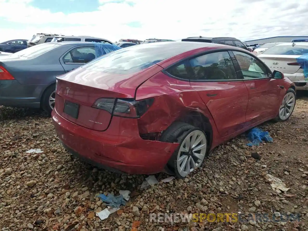 4 Photograph of a damaged car 5YJ3E1EB7NF191066 TESLA MODEL 3 2022