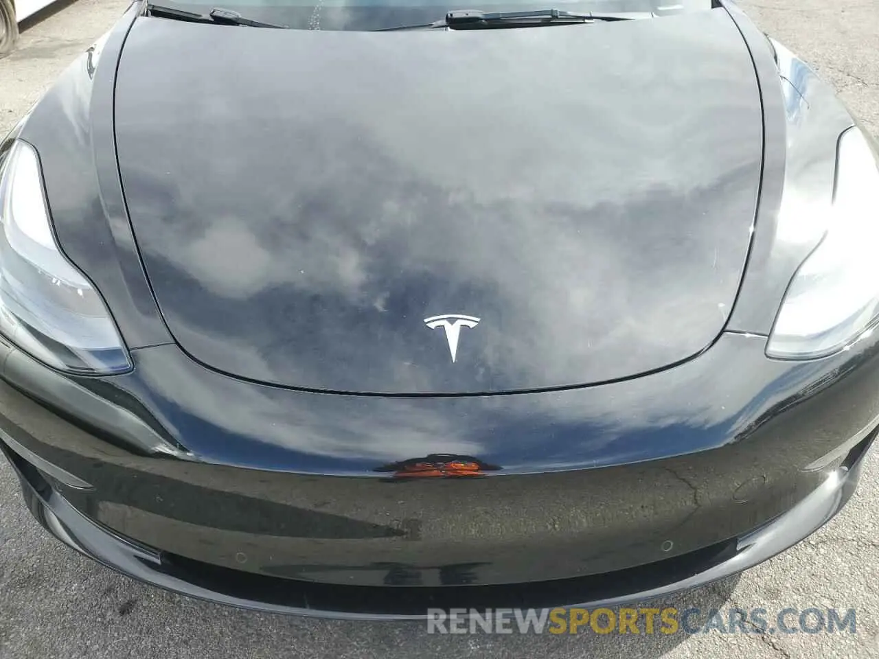 11 Photograph of a damaged car 5YJ3E1EB7NF195425 TESLA MODEL 3 2022
