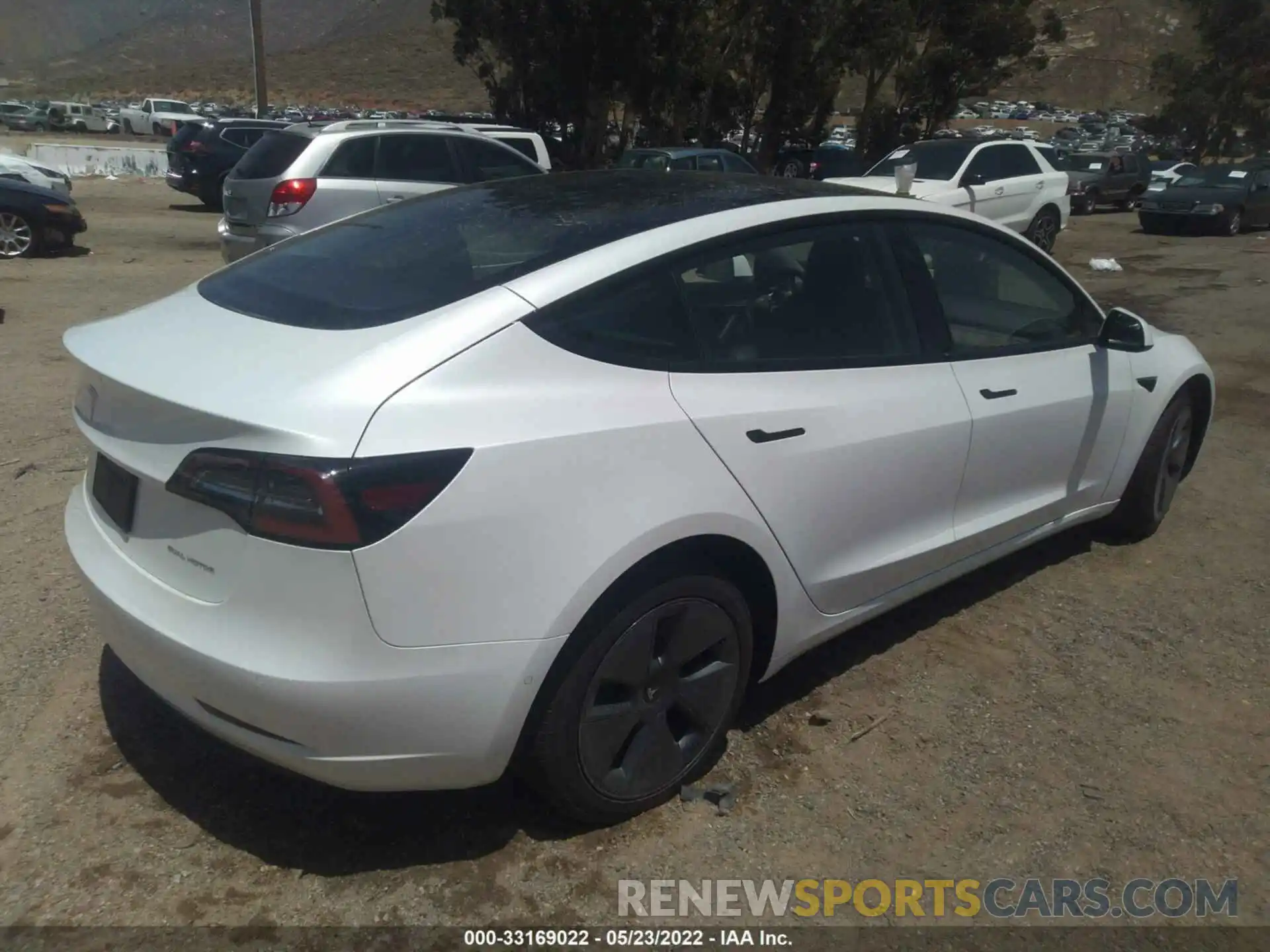 4 Photograph of a damaged car 5YJ3E1EB7NF198180 TESLA MODEL 3 2022