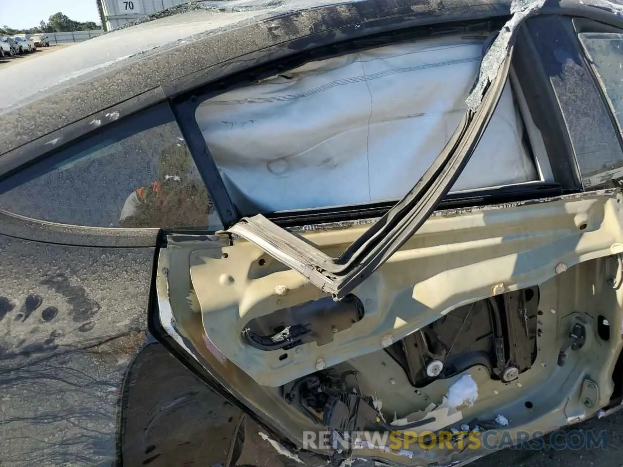 10 Photograph of a damaged car 5YJ3E1EB7NF205712 TESLA MODEL 3 2022