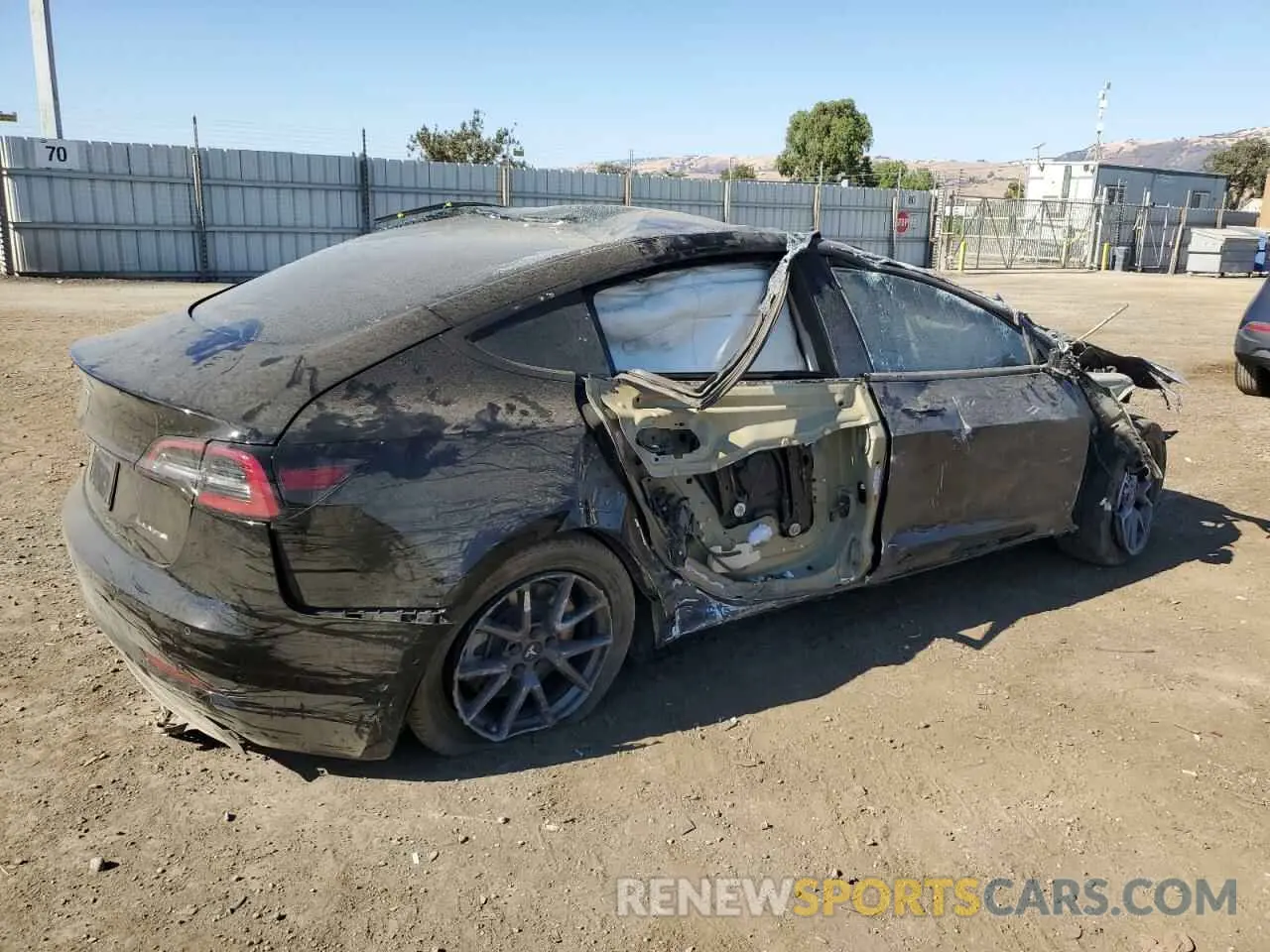3 Photograph of a damaged car 5YJ3E1EB7NF205712 TESLA MODEL 3 2022