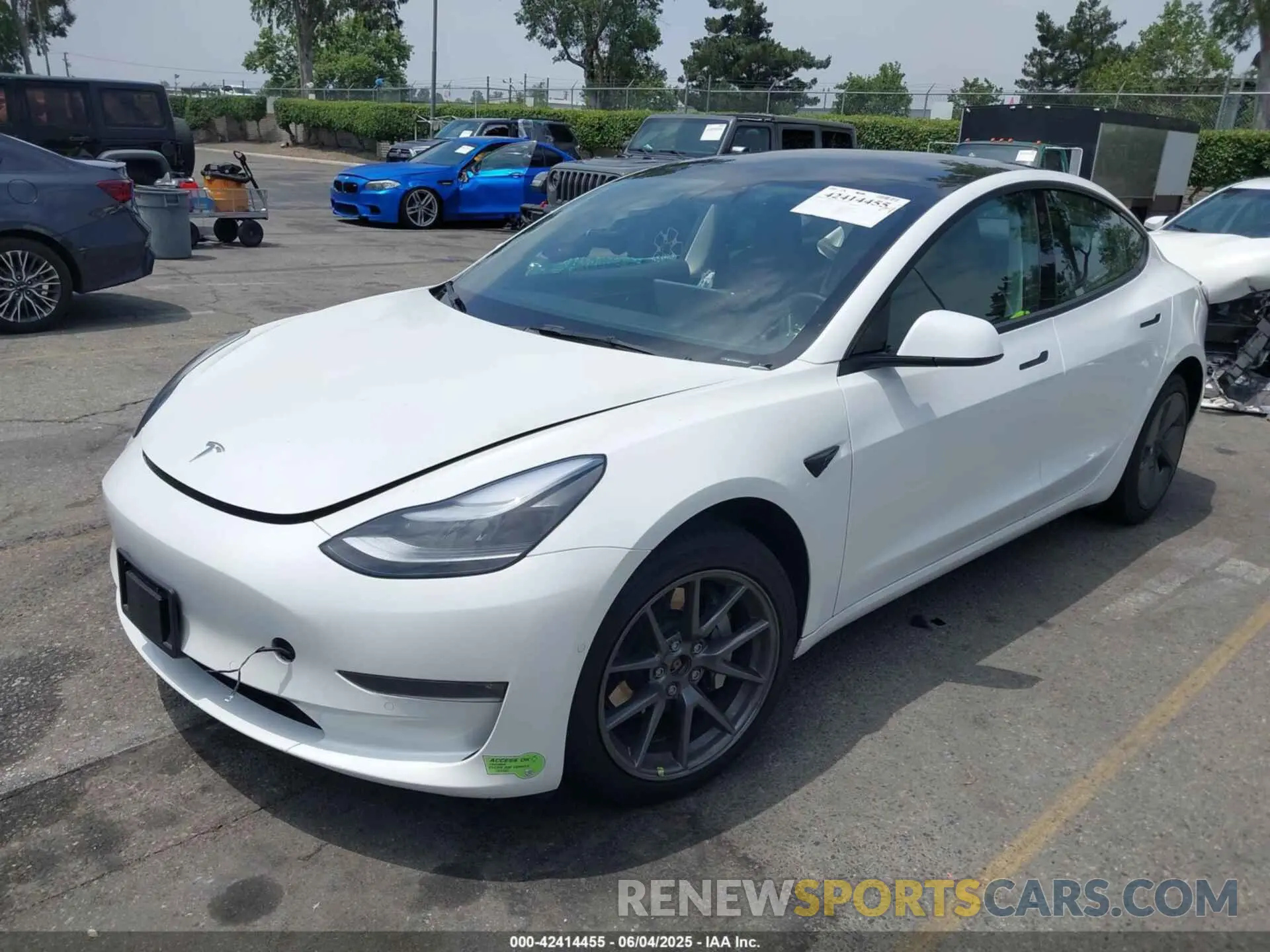 2 Photograph of a damaged car 5YJ3E1EB7NF210537 TESLA MODEL 3 2022